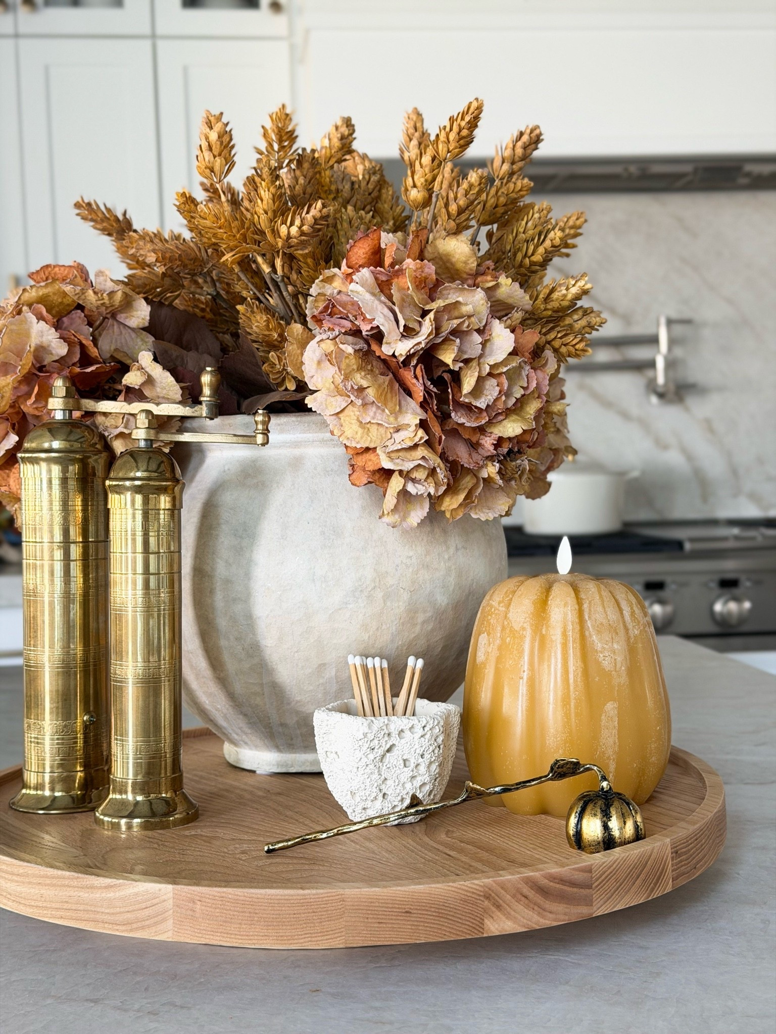 Fall favorites in our kitchen 🍂

Fall home decor, fall finds, trending fall, pumpkin candle, kitchen centerpiece, seasonal home decor

#LTKHome #LTKSeasonal