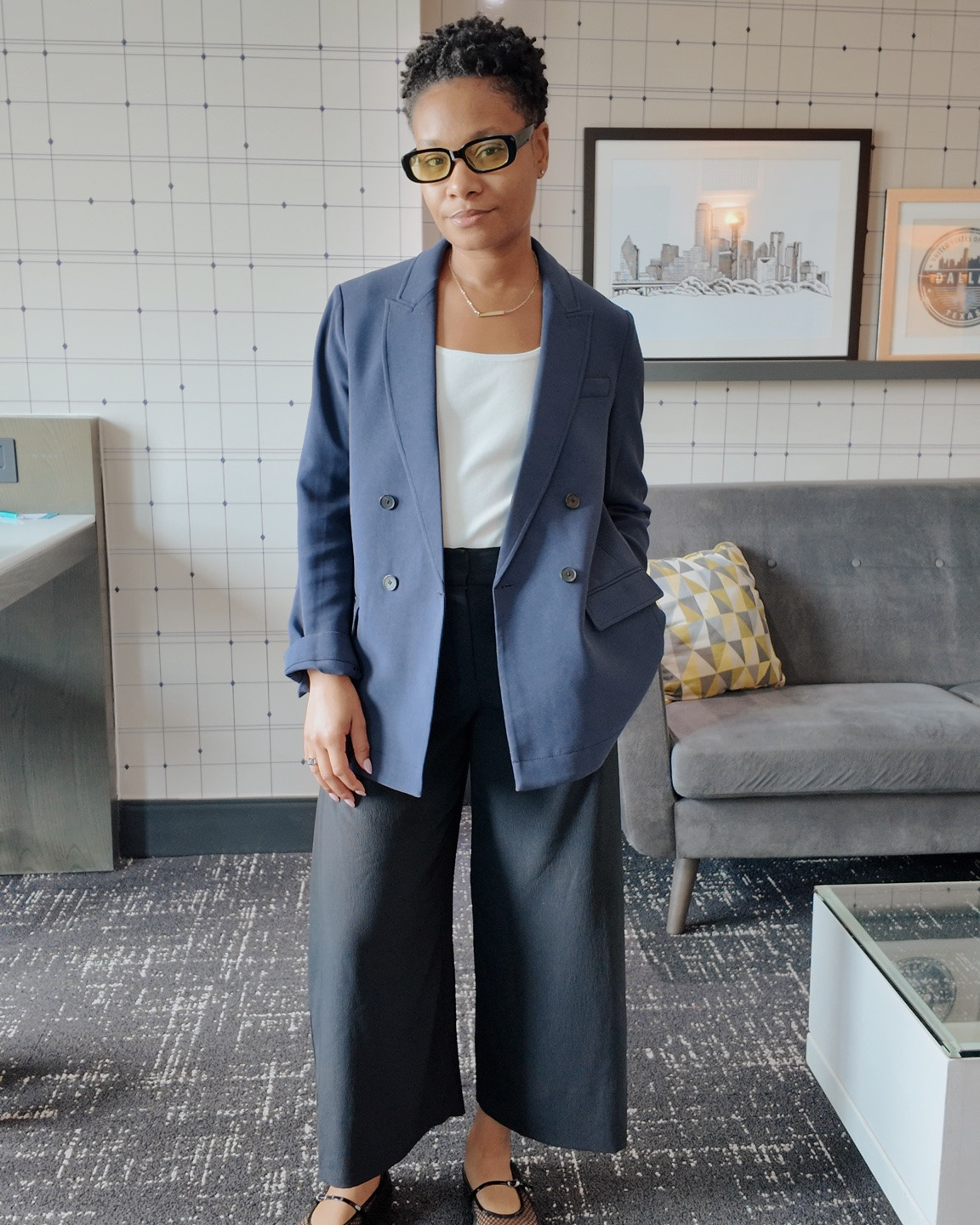 I haven’t owned a pair of culottes in years! These filled a gap in my wardrobe I didn’t know I needed 😍

Blazer - 4
Knit top - xs
Culottes - 4

#LTKdayinmylife #LTKgrwm #LTKootd