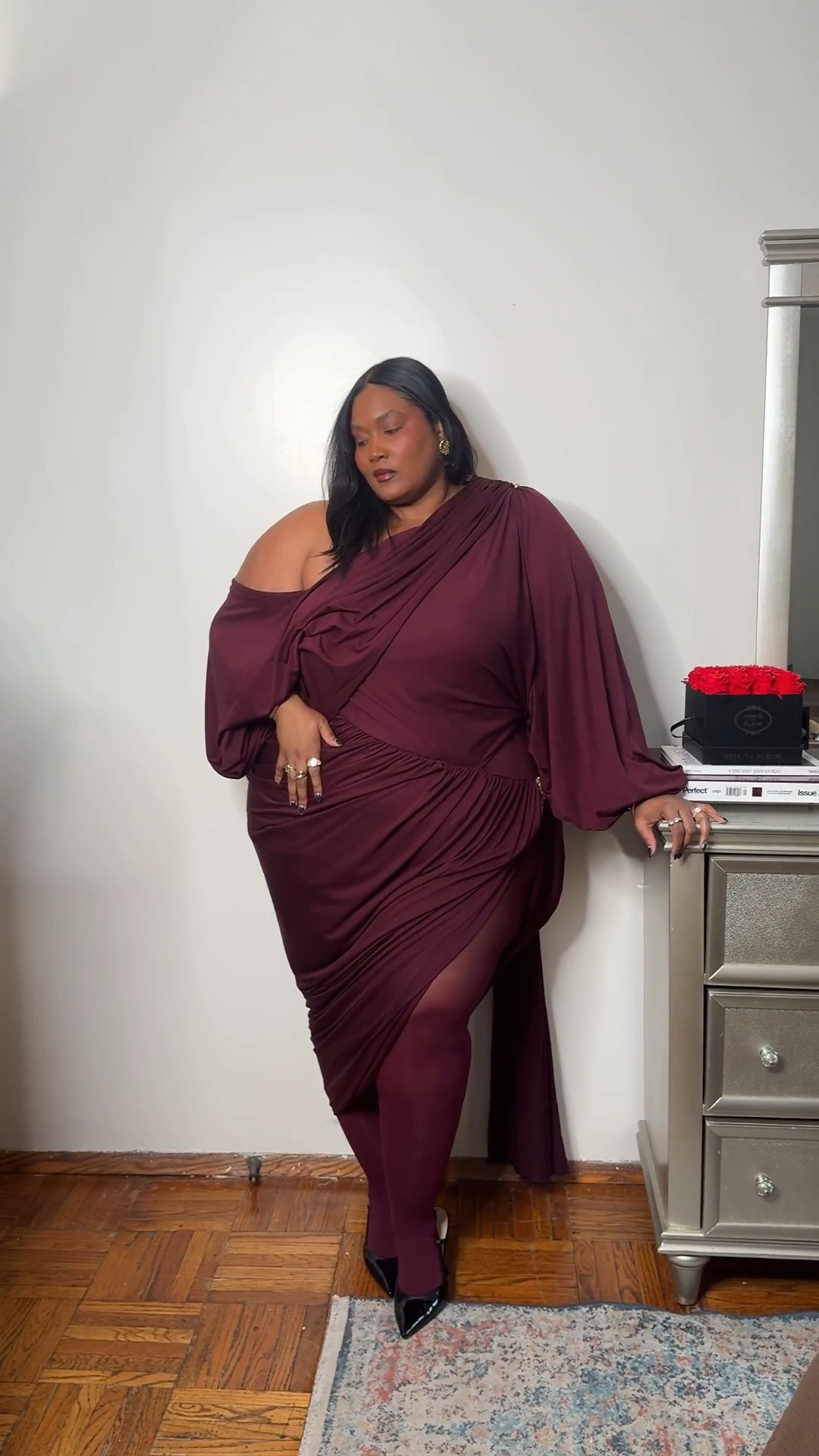 I was saving this outfit in case someone invited me to a Bad Bunny Bowl watch party… turns out I wore it in my sala instead.
Last night felt bigger than just a performance, and getting ready felt like part of the ritual, even at home.

I’m definitely rewearing this for a Valentine’s or Galentine’s date 💌
Save this if you’re building a closet of looks you can rewear and make your own.