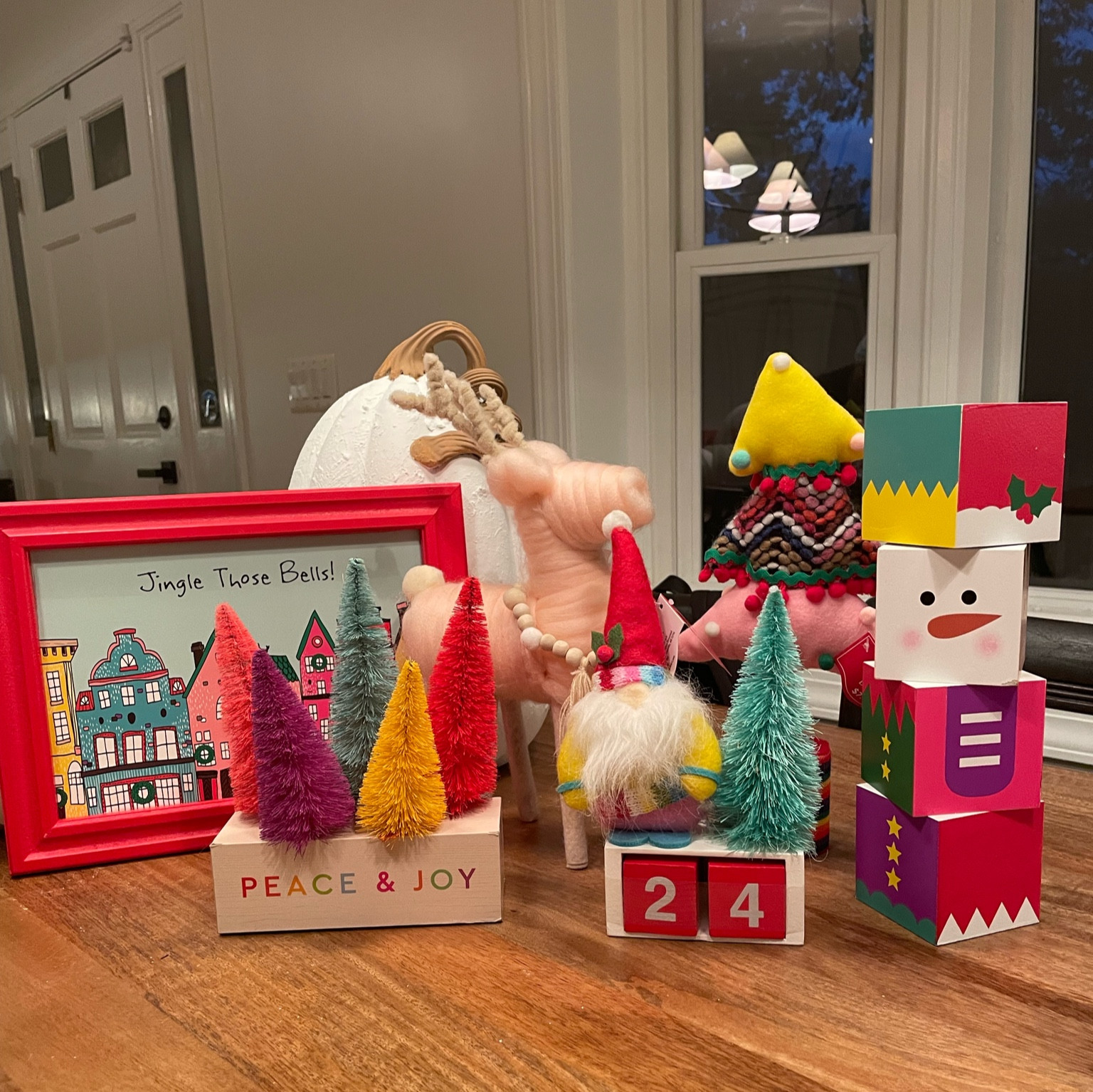 Walmart Christmas decor for Lydia’s room!

Christmas tree, Christmas ornaments, stockings, wreath

#LTKkids #LTKHoliday #LTKhome