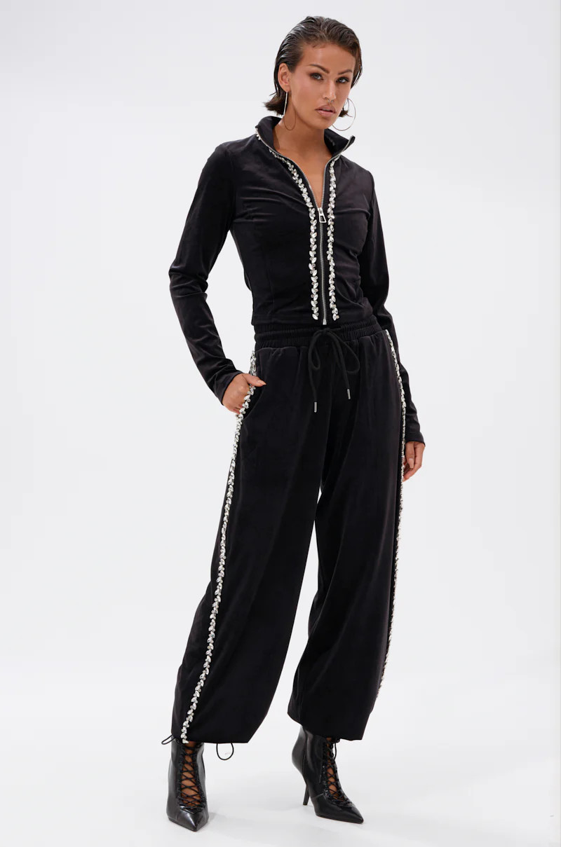AKIRA Dara Rhinestone Wide Leg Sweatpant | Black | Size Large | AKIRA