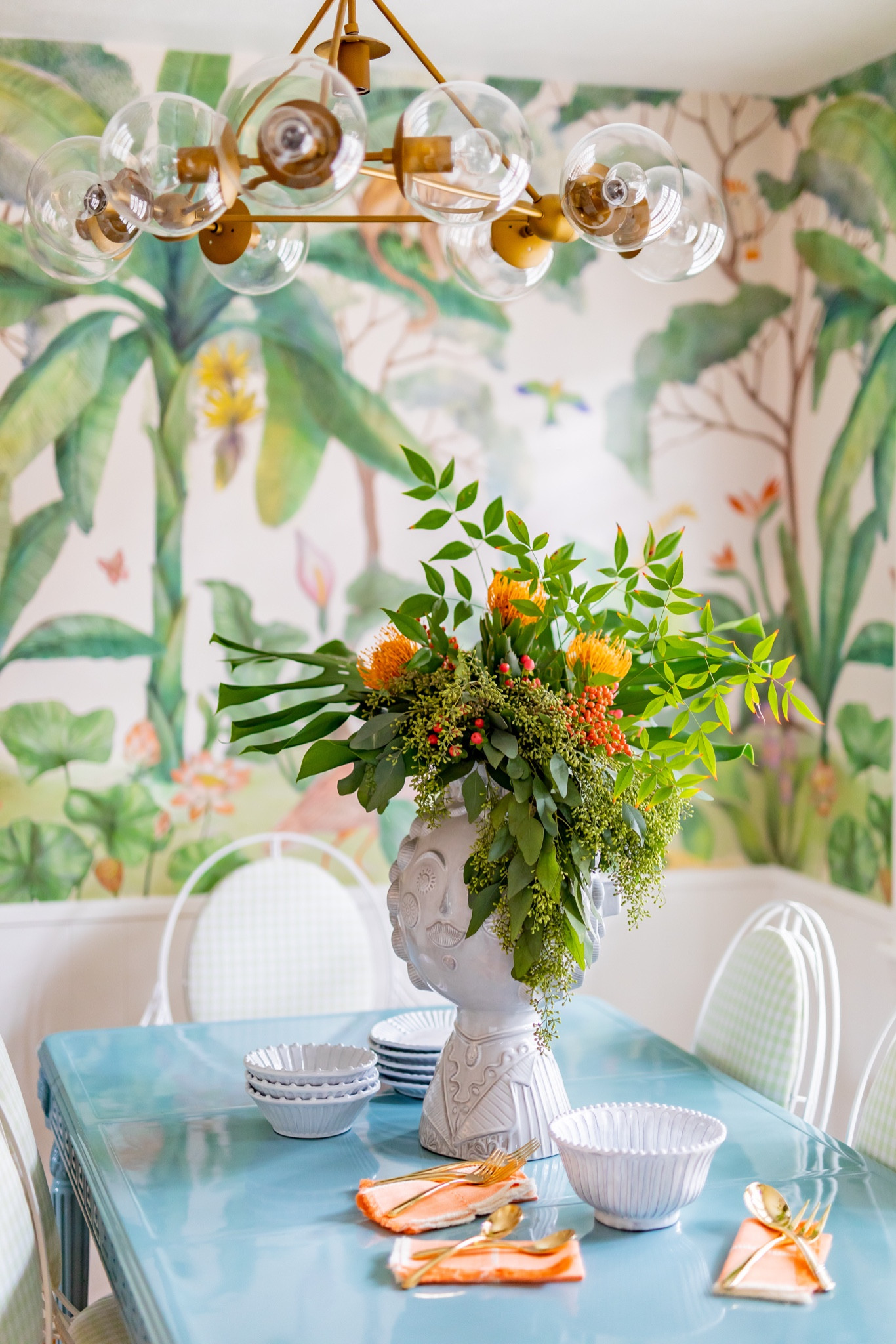 I used this wallpaper in the breakfast room of our previous home, and I still love it after all these years! It’s on SALE right now!

#LTKsalealert #LTKhome