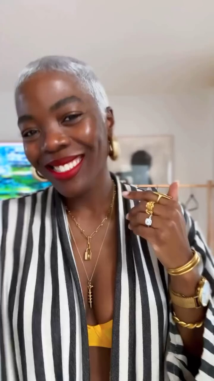 #LookGoodFeelGood : How to do Denim on denim on Denim. Don’t overthink it.

Denim here is thrifted or @gap and @hm. New Jewelry is from @avaria.jewelry Will link shortly and save to highlights. I’m running around today - should have pre-planned 😇

#ootd #denim #denimstyle #brooklynstyle #fashionover40 #denimondenim #denimjacket #rackstyle #tryon #blackgirlfashion #blackgirlstyle #laidbackstyle #effortlesschic #effortless #effortlesslychic #platinumpixie #perfectplatinumpixie #thecutlife #shorthairdontcare #blackblonde #platinumblonde