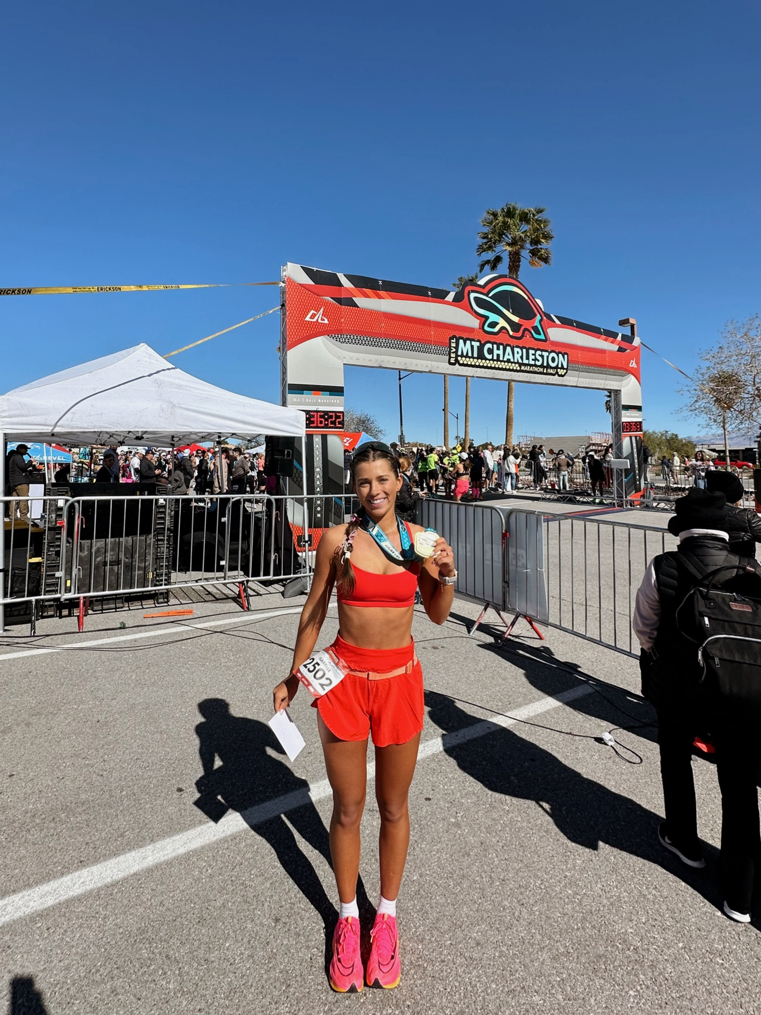 marathon outfit!! my red color is sold out, but i linked them in a different color❤️‍🔥

#LTKfindsunder50 #LTKfitness #LTKActive