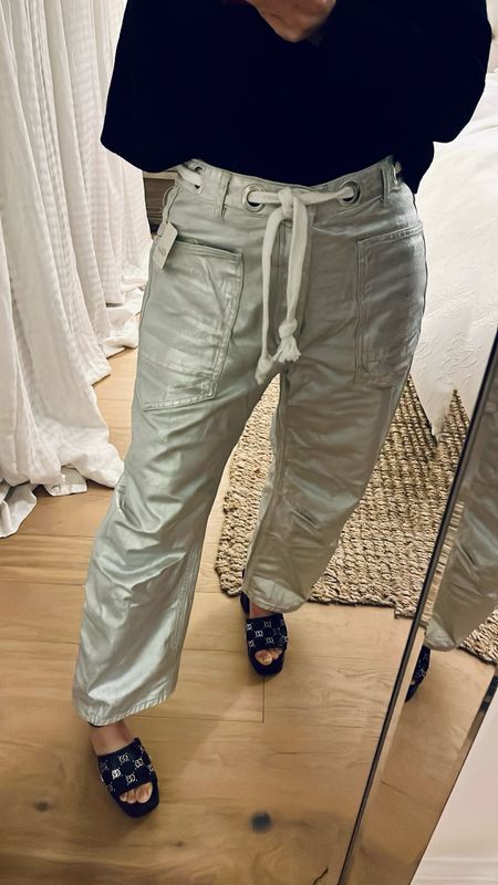 Metallic barrel cut jeans in silver and also rose gold💕 these run slightly large, I like them a bit oversized so I’m wearing my true size here 

#LTKworkwear #LTKGiftGuide #LTKtravel