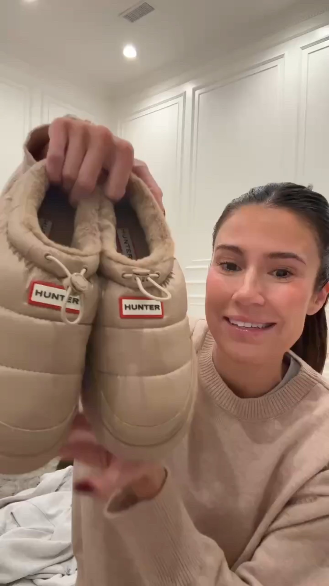 Obsessed with these waterproof hunter shoes 

@amazon @amazonfashion

#LTKootd #LTKHoliday #LTKFindsUnder100