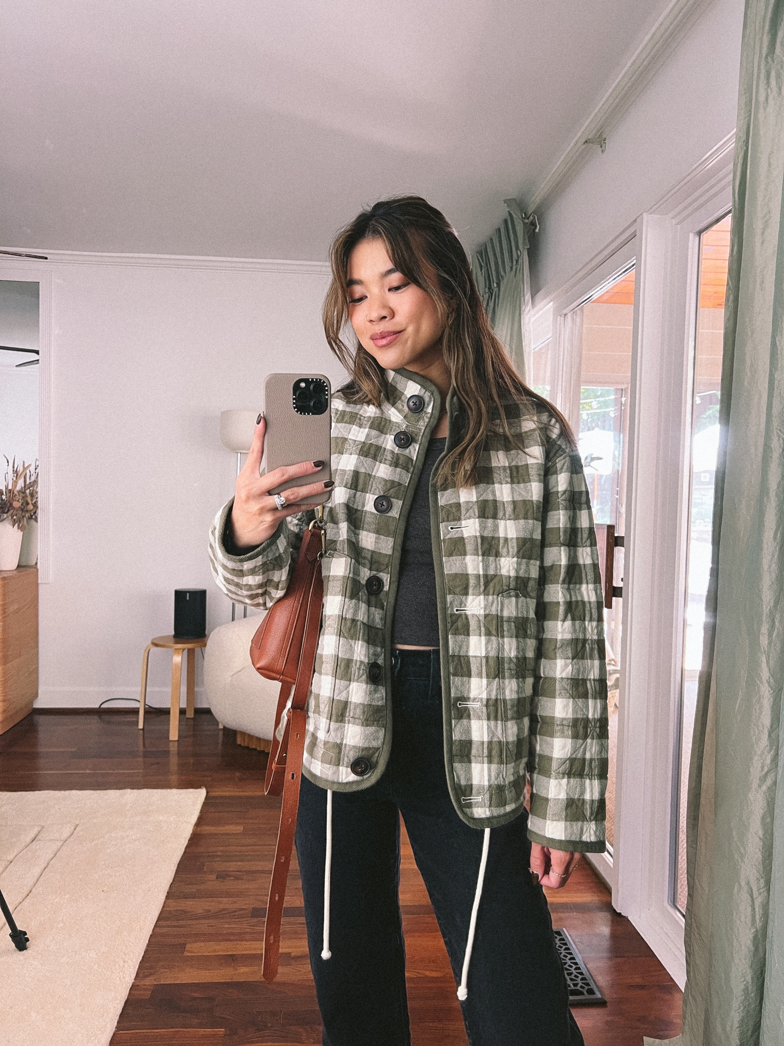 Fun fall reversible Madewell jacket and staple jeans. 

Jacket - XXS/XS
Pants - 00/0

#fallfashion
#fallstyle
#falloutfits
#petitefashion
#jacket
#top
#blackdenim
#denim
#jeans
#blackjeans
#pants 
#seasonalfashion 
#handbag 
#whitesneakers
#sneakers
#shoes 

#LTKstyletip #LTKSeasonal #LTKworkwear