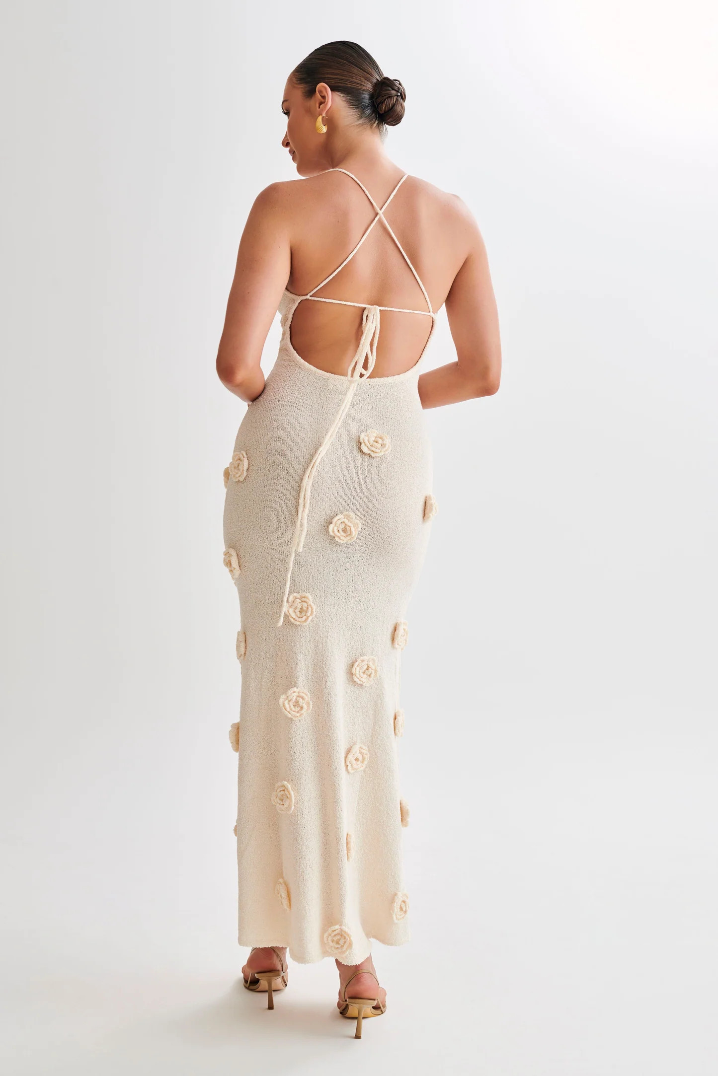 Suki Knit Maxi Dress With Flowers - Nude | MESHKI US