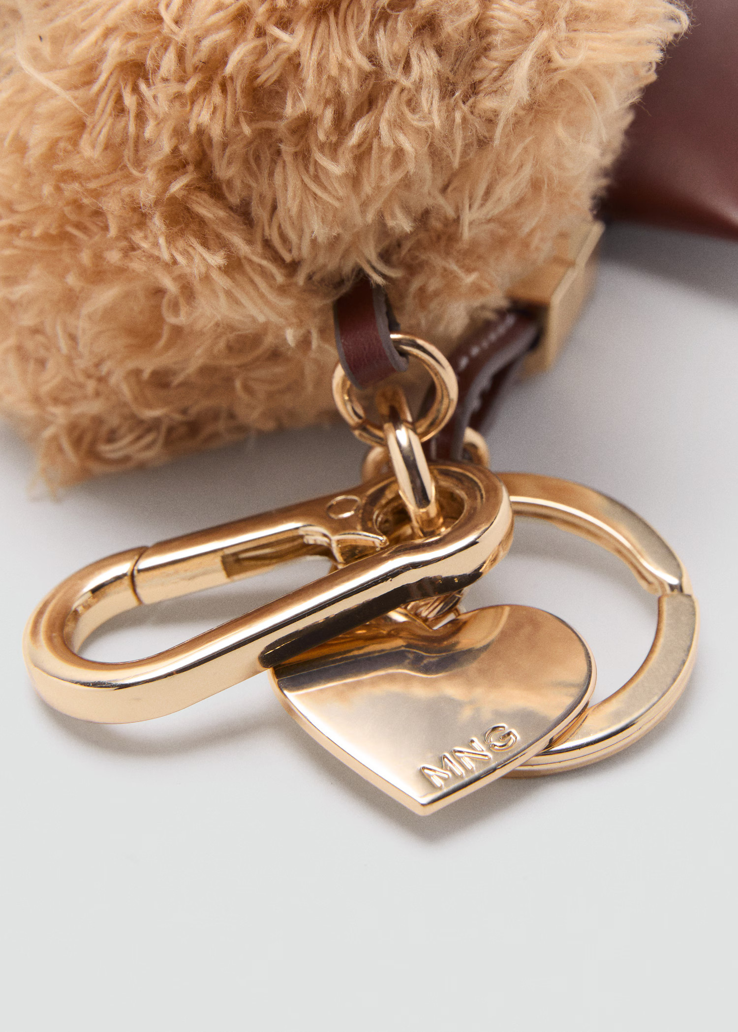 Bear keyring - Women | MANGO United Kingdom | MANGO (UK)