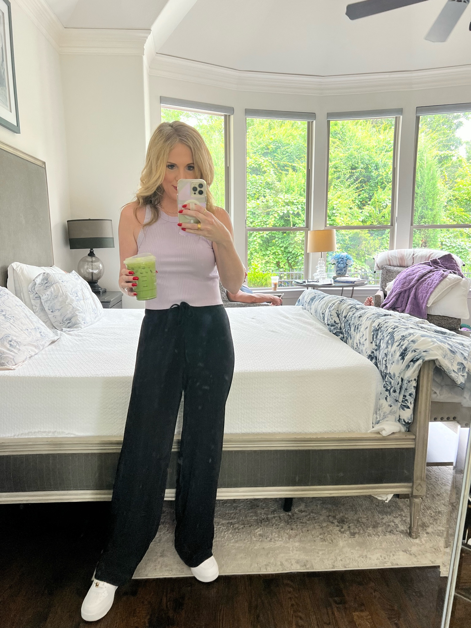 Causal summer look 
Aerie cropped tank 
Black wide leg pants 
Nike Air Force ones 


#LTKSeasonal #LTKActive #LTKShoeCrush