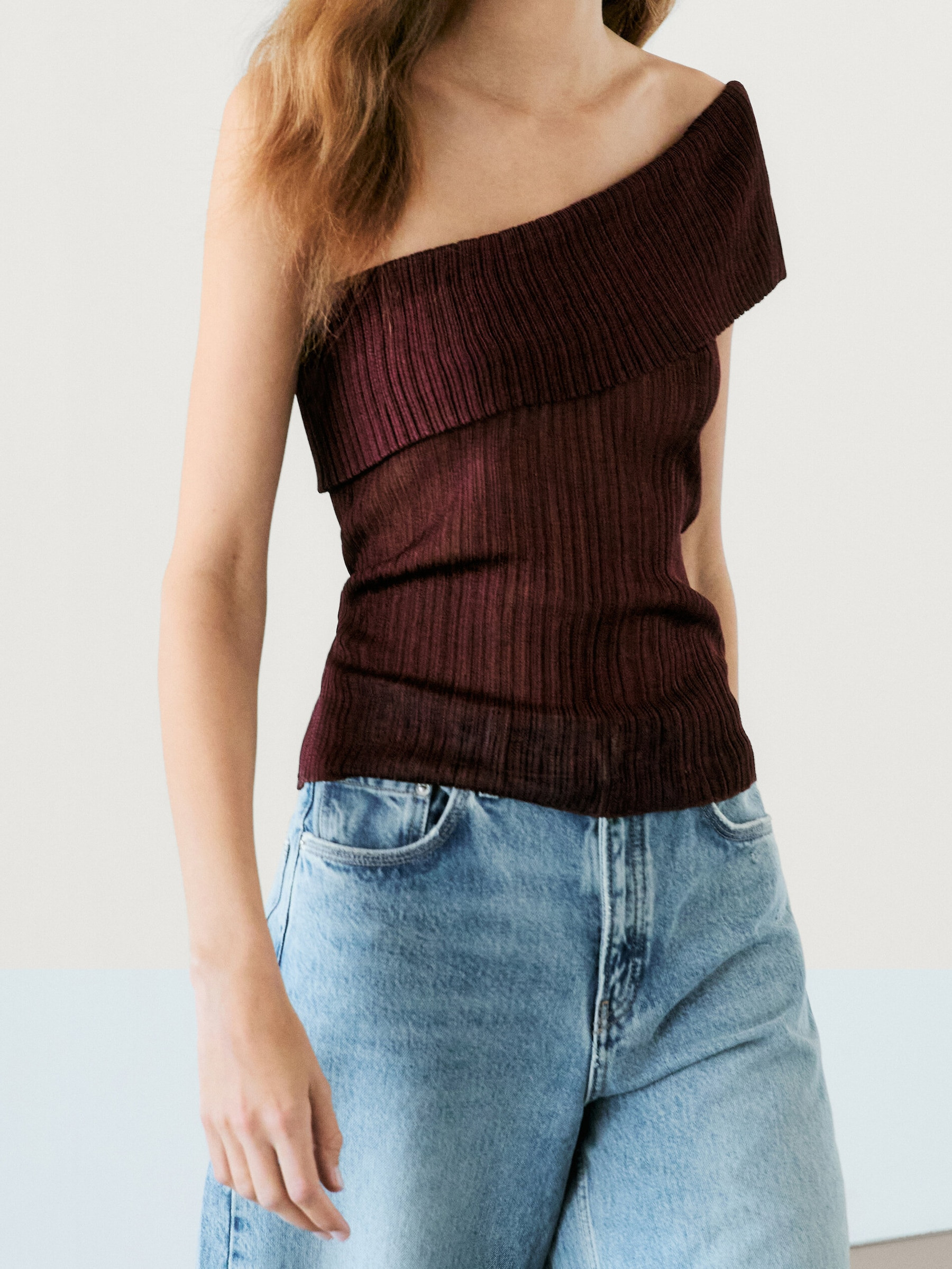 Asymmetric off-the-shoulder top | Massimo Dutti UK