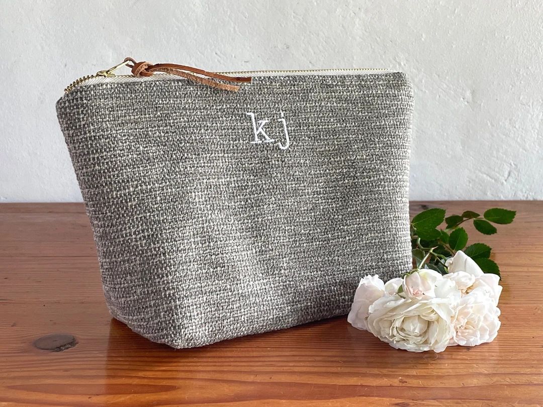 Personalized Christmas gift for her, Custom Initials Makeup Bag, Gift for Wife, Bridesmaid Gift, ... | Etsy (CAD)