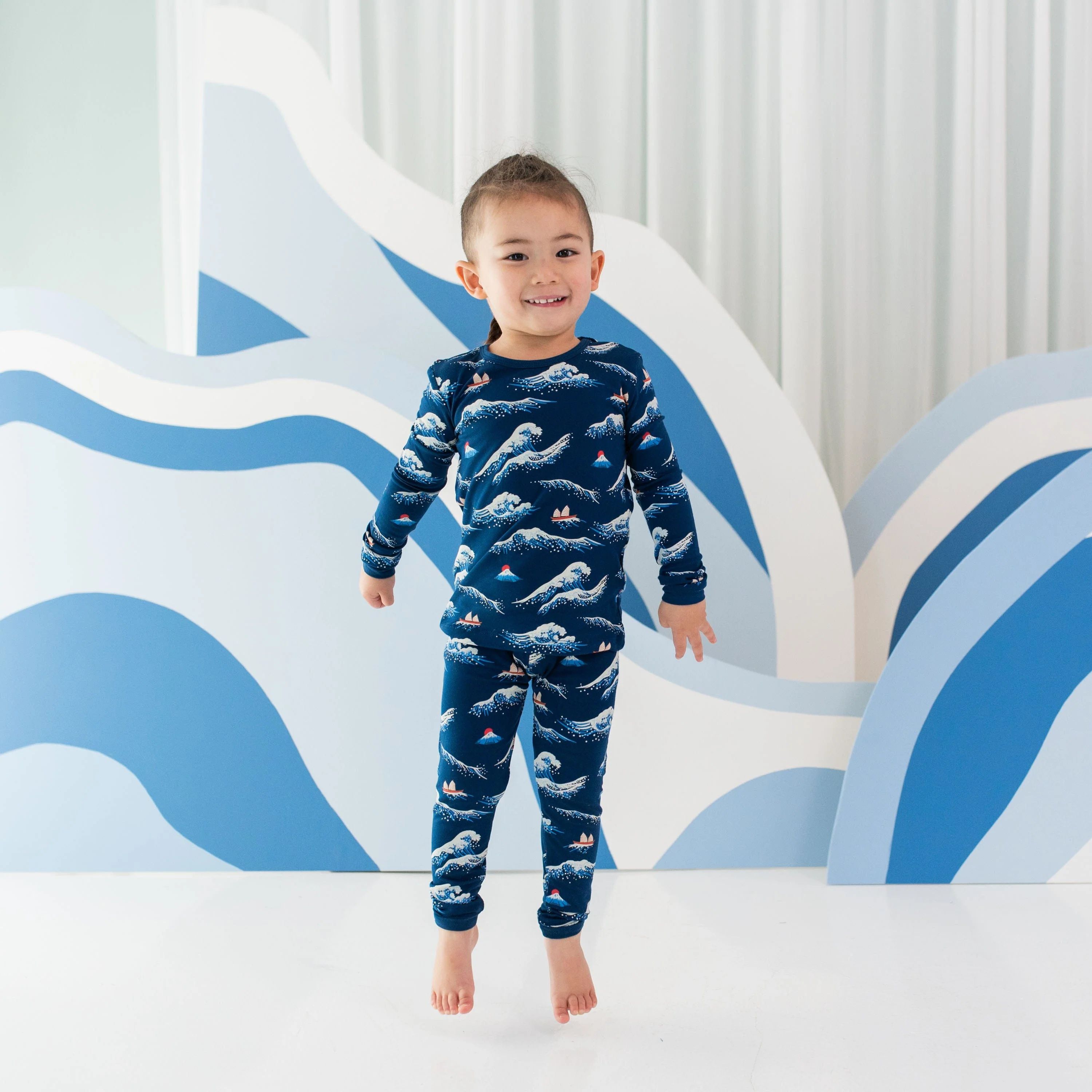 Long Sleeve Pajamas in Wave | Kyte BABY