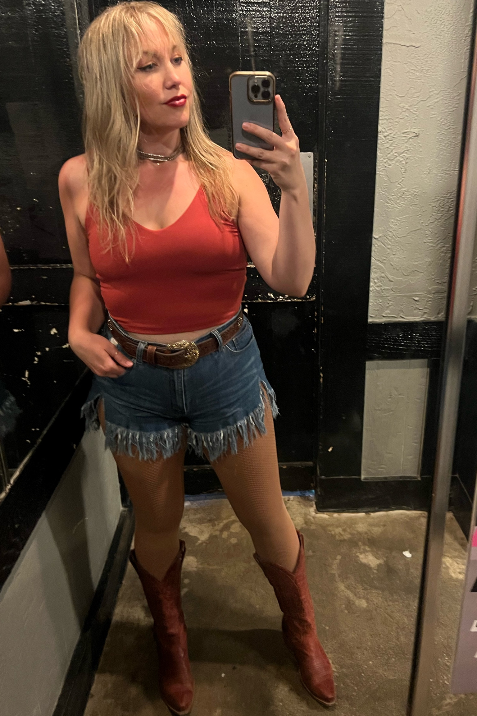 Perfect daily tank! Dress it up w/ a pair of high waisted pants & blazer, wear it if for everyday use w/ a pair of jeans or shorts, or wear it to the gym! 

#LTKActive #LTKFindsUnder50 #LTKStyleTip