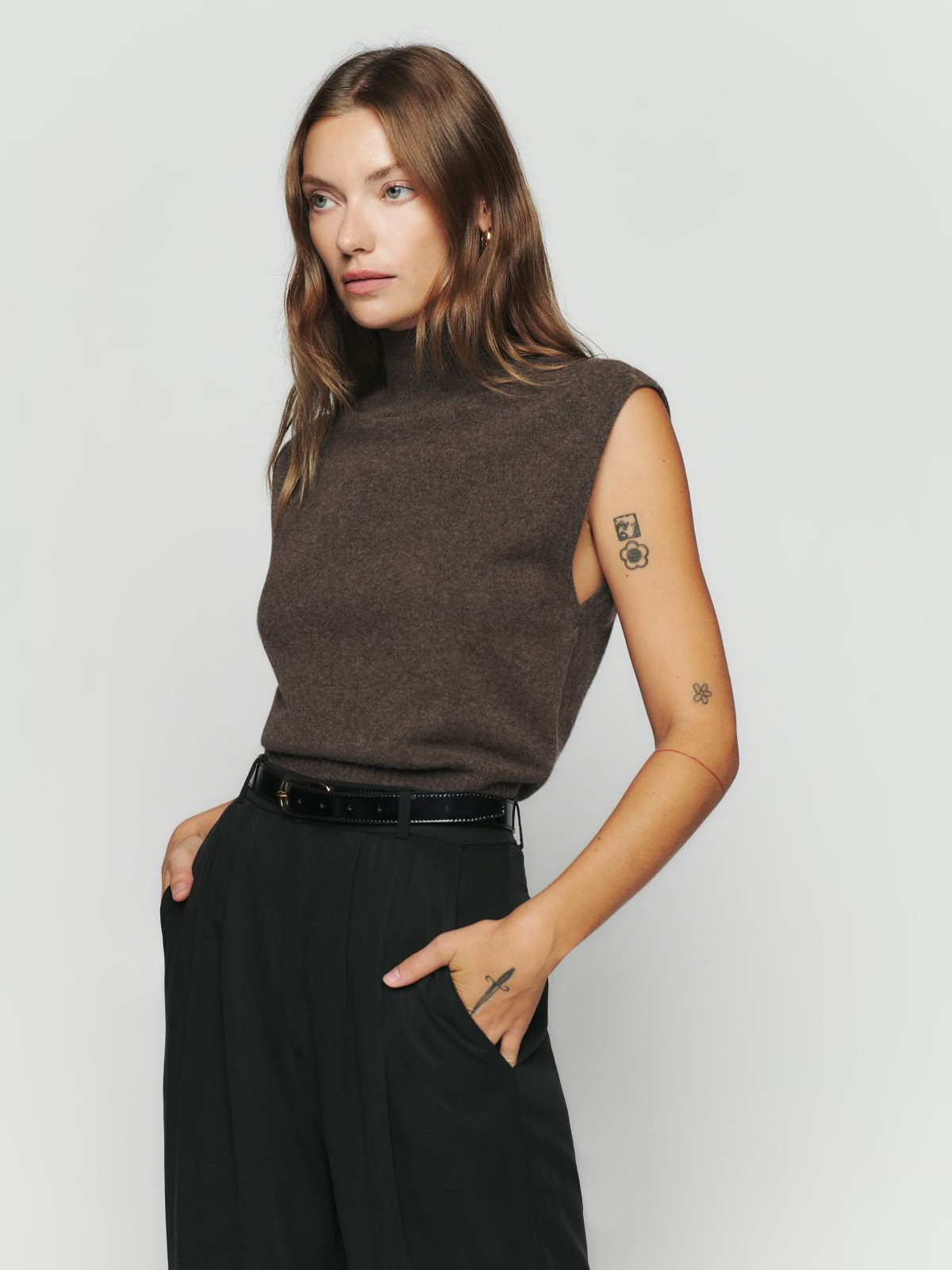 Arco Cashmere Sleeveless Turtleneck Sweater | Reformation (Global)