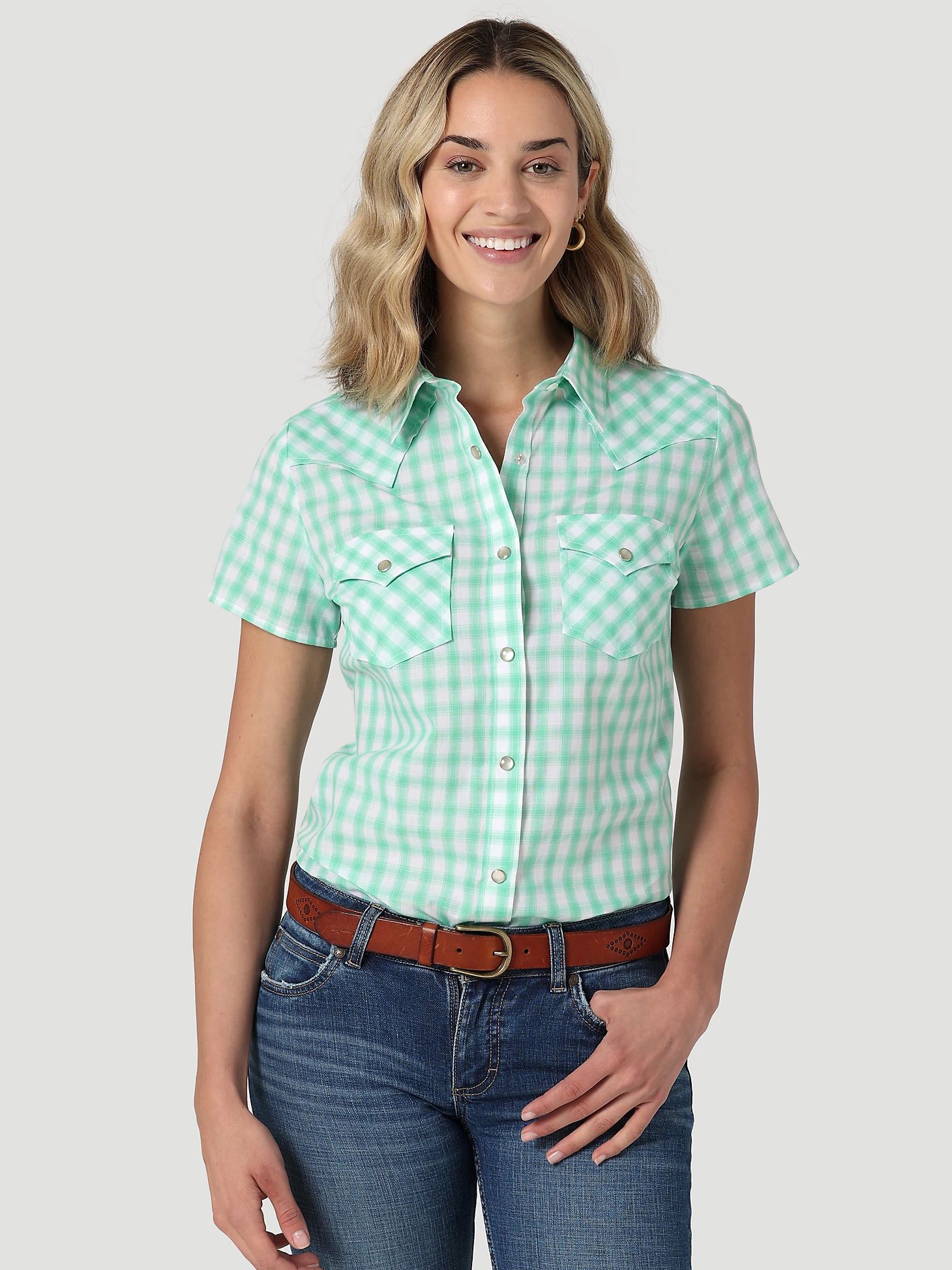 Women's Essential Short Sleeve Plaid Western Snap Top in Grassy Green | Wrangler