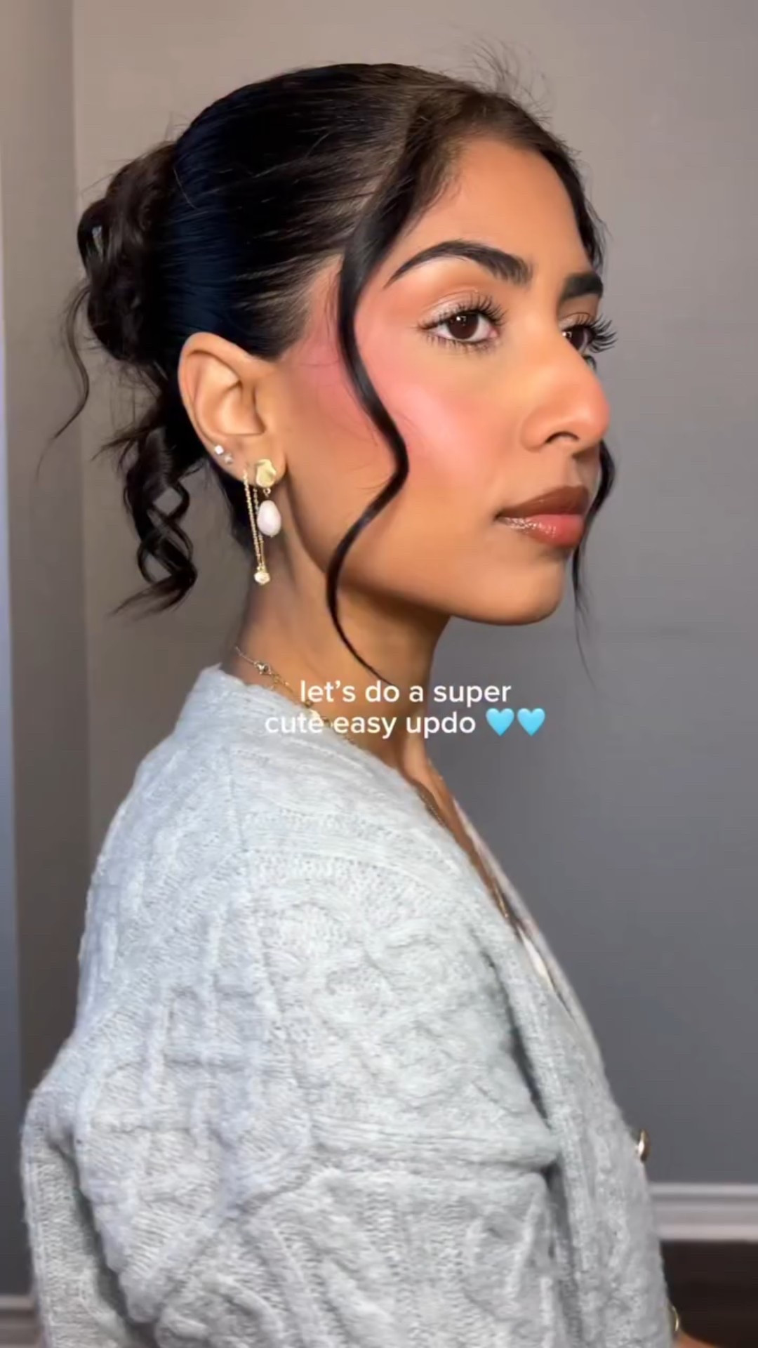 me when it’s wash day but I have somewhere to go first ✨

@got2b 
.
.
.
#easyupdo #updohairstyle #updo #easyhairstyles #cutehairstyles
