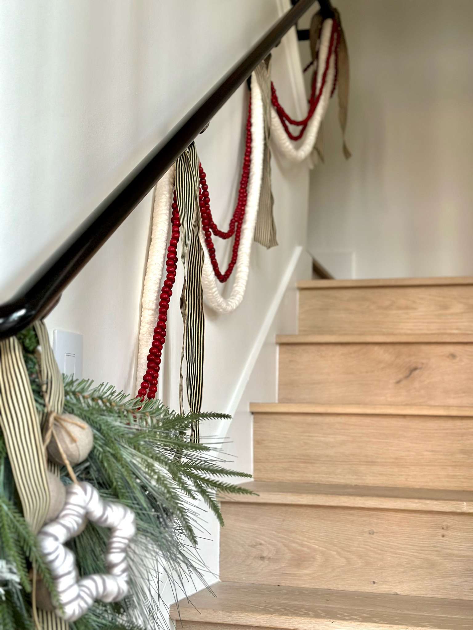 Garland hack instead of greenery! Cotton Piping cord! Its what to use instead! Inexpensive out of the box thinking if you didn’t grab the greenery of the season before they all sold out! 


#holidayhack #greenery #christmasgarland #christmashack #holidaydecor #stairsdecor #christmasstaircase

#LTKHoliday #LTKGiftGuide #LTKSeasonal