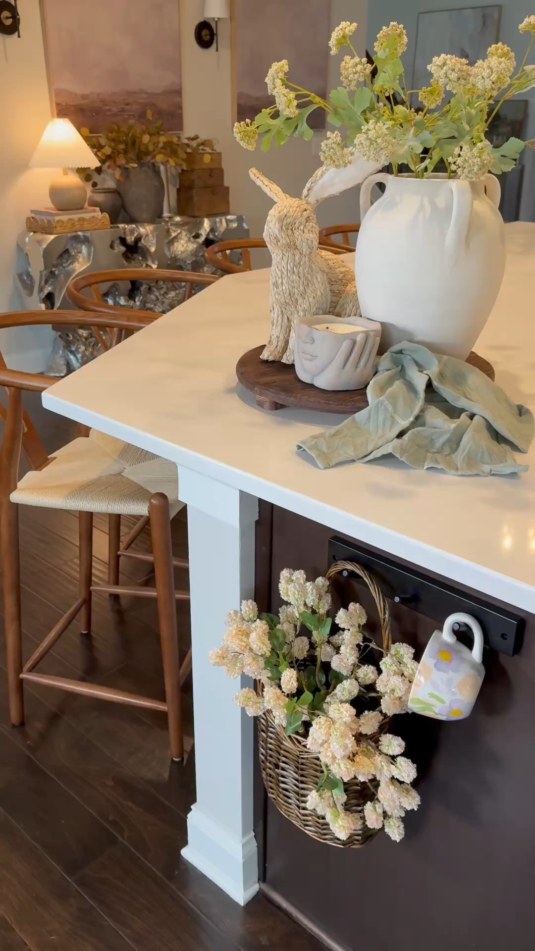 Spring kitchen decor

Wicker basket, spring mug, target mug, michael’s florals, hydrangeas faux stem, wicker bunny, easter decor, wooden riser board, pottery vase, ceramic vase, candle, tea towel, 

#LTKHome #LTKSeasonal #LTKStyleTip