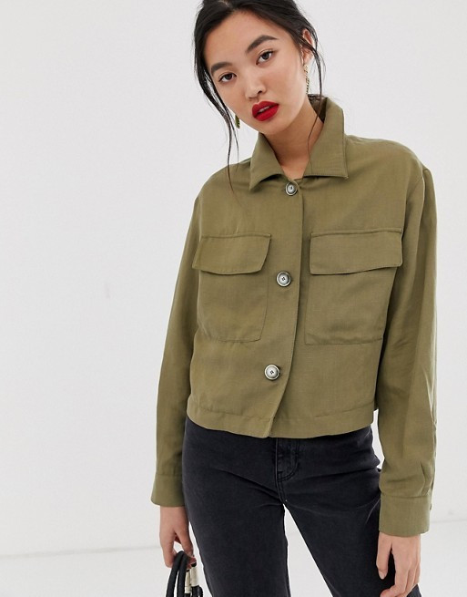 Mango – Kurze Hemdjacke mit Taschen vorn | ASOS DE