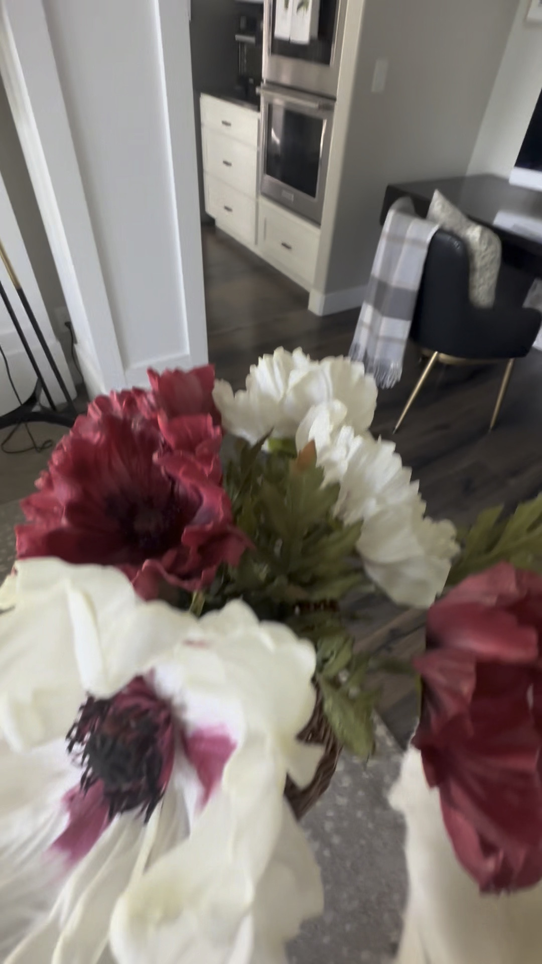 Brighten up your workspace with this charming floral arrangement! It adds a pop of color and a touch of elegance to any setting. 🌸
#floralarrangment 
#wirkplace #office #homeoffice 

#LTKFamily #LTKStyleTip #LTKHome