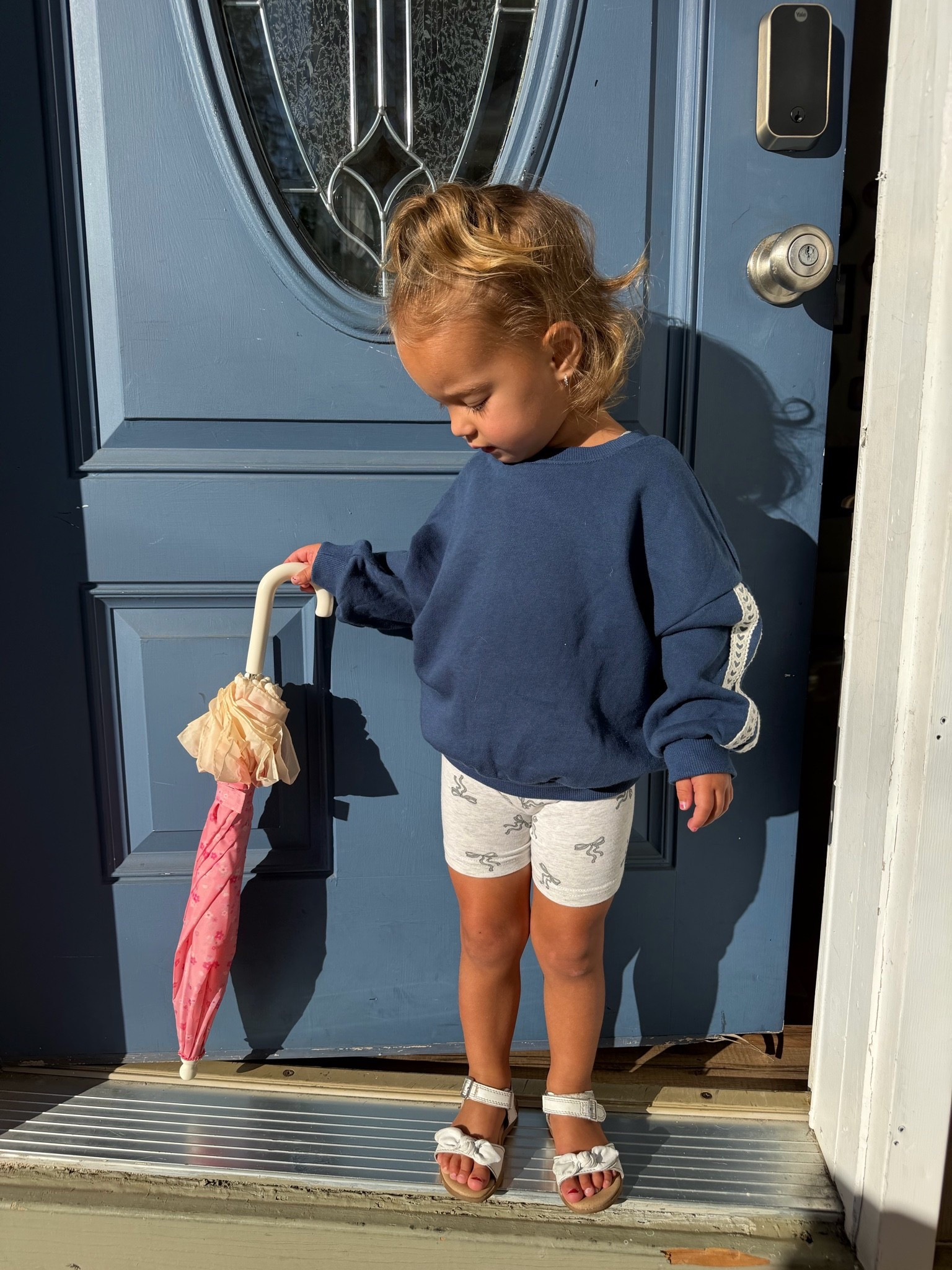 Loving the oversized fit of the sweatshirt. Wearing a size 2t