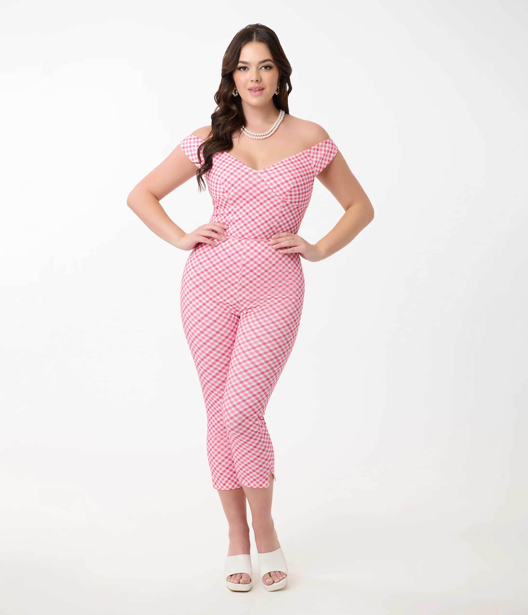 Unique Vintage 1950s Pink & White Gingham Rachelle Capri Pants | UniqueVintage