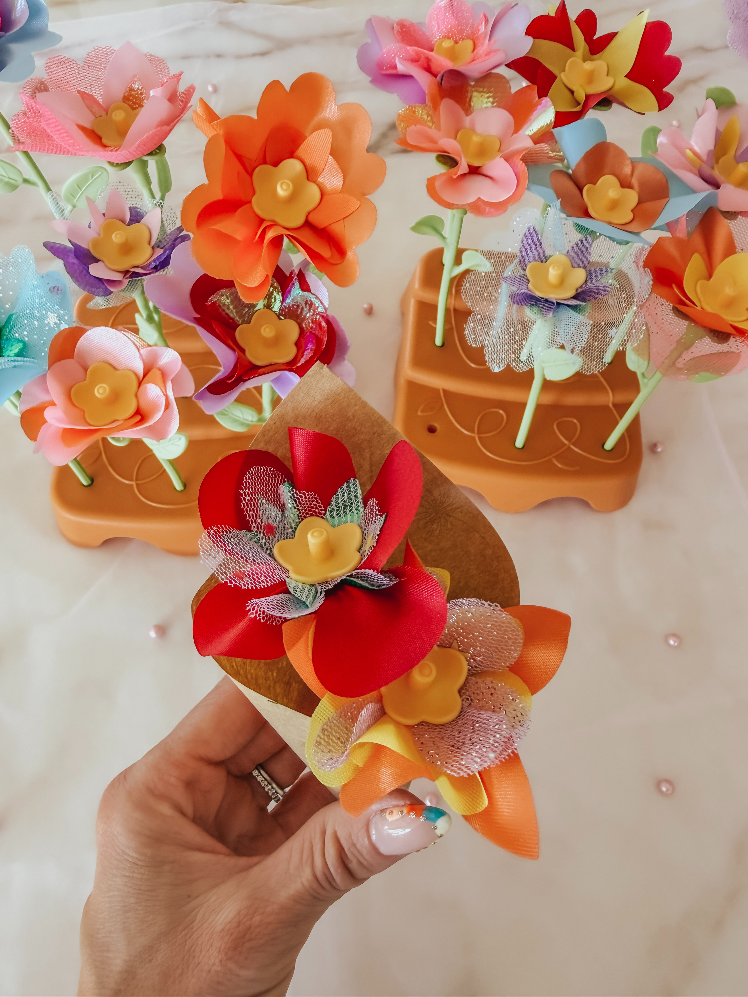 Fabric Flower Bouquet DIY Craft Kits for Kids are hands-on craft toys that let children create colorful flower arrangements using soft fabric pieces and simple assembly components. These kits combine arts and crafts, creativity, and fine motor skill development.
 

 #LTKKids