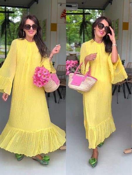 Yellow Dress on Sale 💛🤩linked below to shop ⬇️

#LTKFindsUnder50 #LTKWedding #LTKSaleAlert