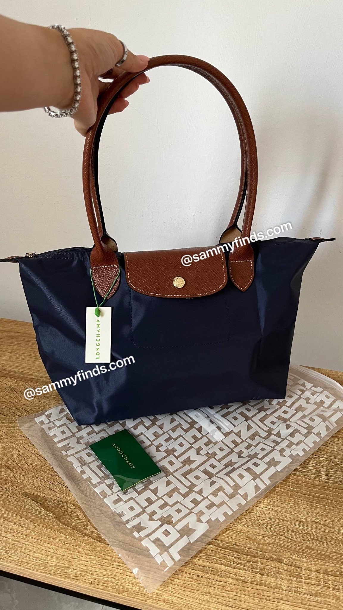 Yellow app dh find! #bags #LTKSale #boujeeonabudget #budgetfinds 

#LTKSaleAlert #LTKStyleTip #LTKFindsUnder50