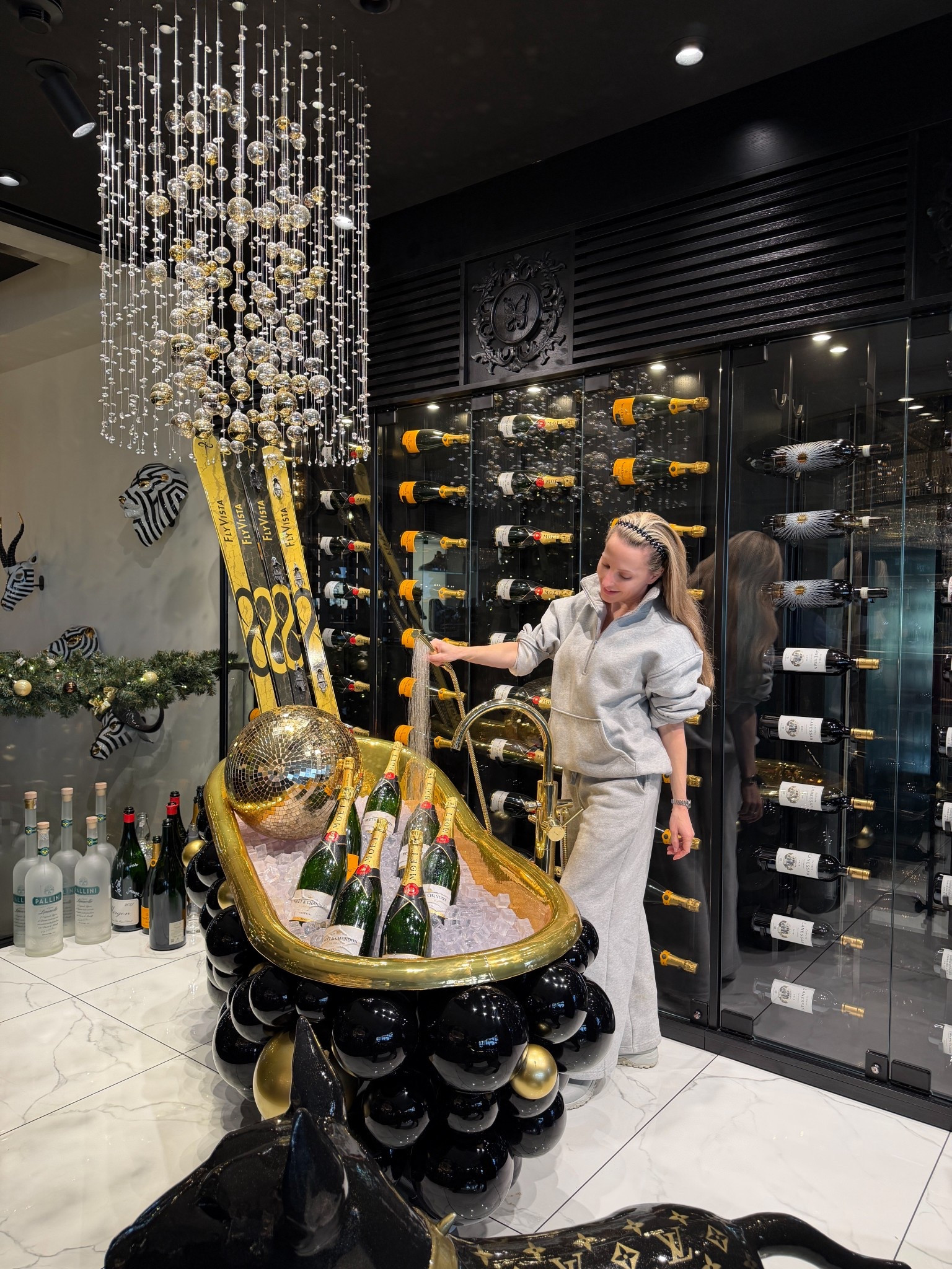 The softest, warmest sweats / grey loungewear set. Its on sale and I wore it for my long flight to Europe and the pants have pockets and an elasticated waist.


#LTKTravel #LTKootd #LTKPetite