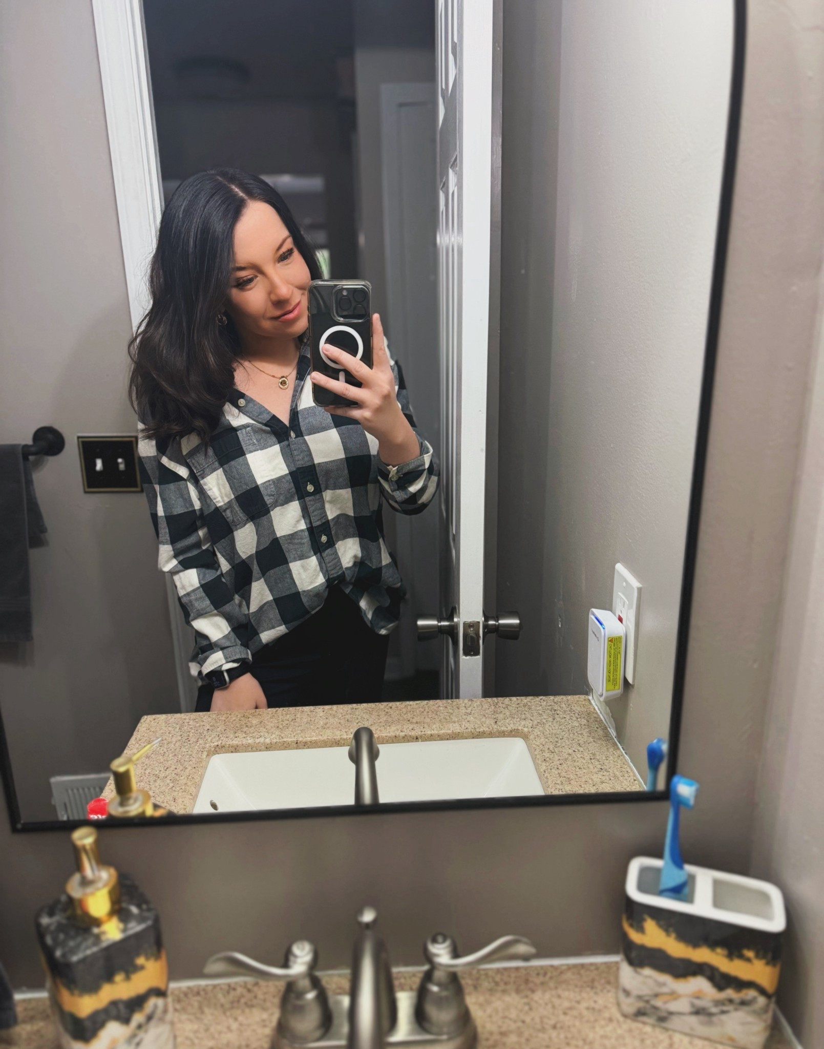 Casual Black Friday! Eddie Bauer flannels have always been top tier! Absolutely in love! They are so soft! 

#LTKHoliday #LTKCyberWeek #LTKmomlife