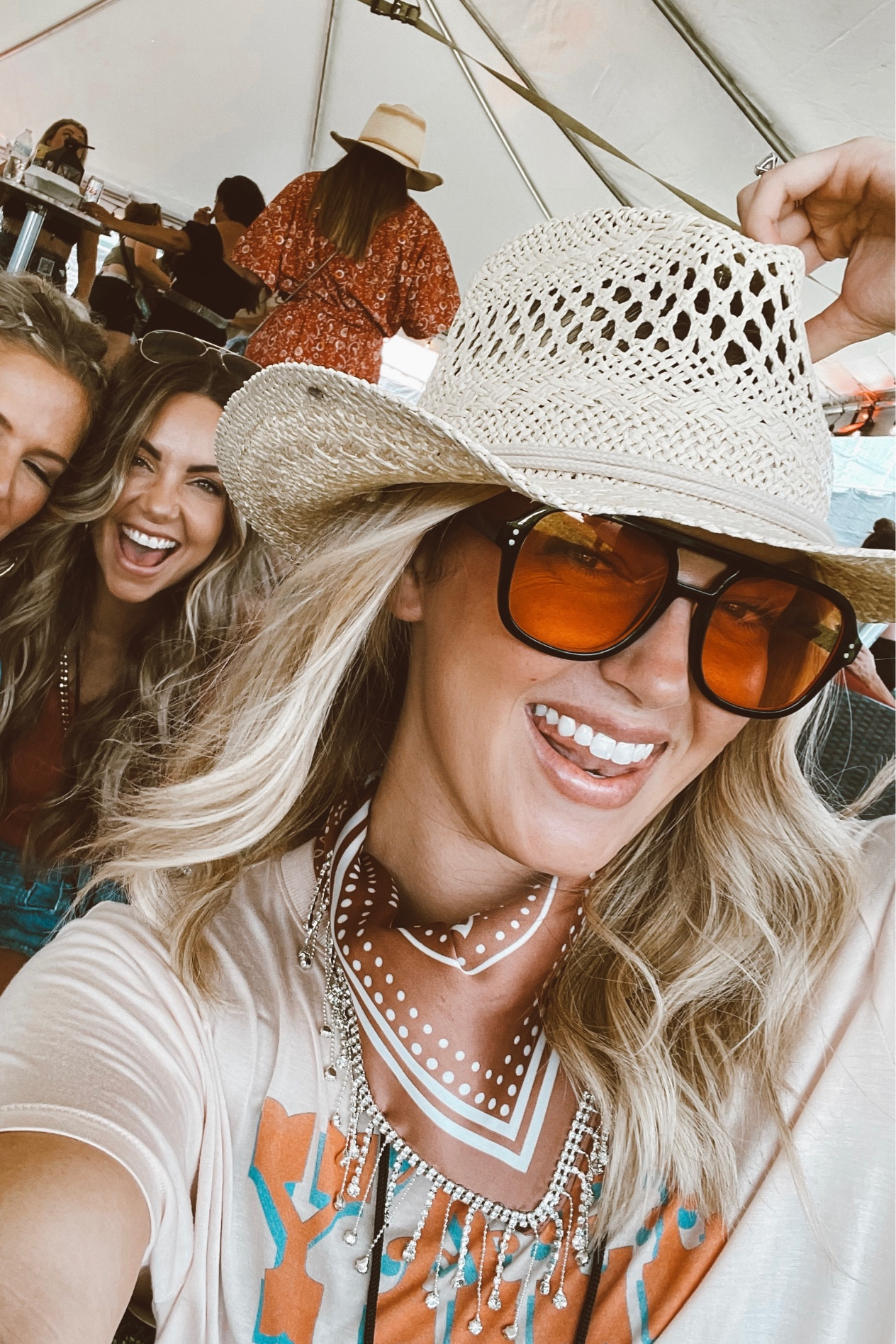 Country concert outfits. Festival outfit. Cowboy hat. Rhinestone bandanna. Morgan wallen  