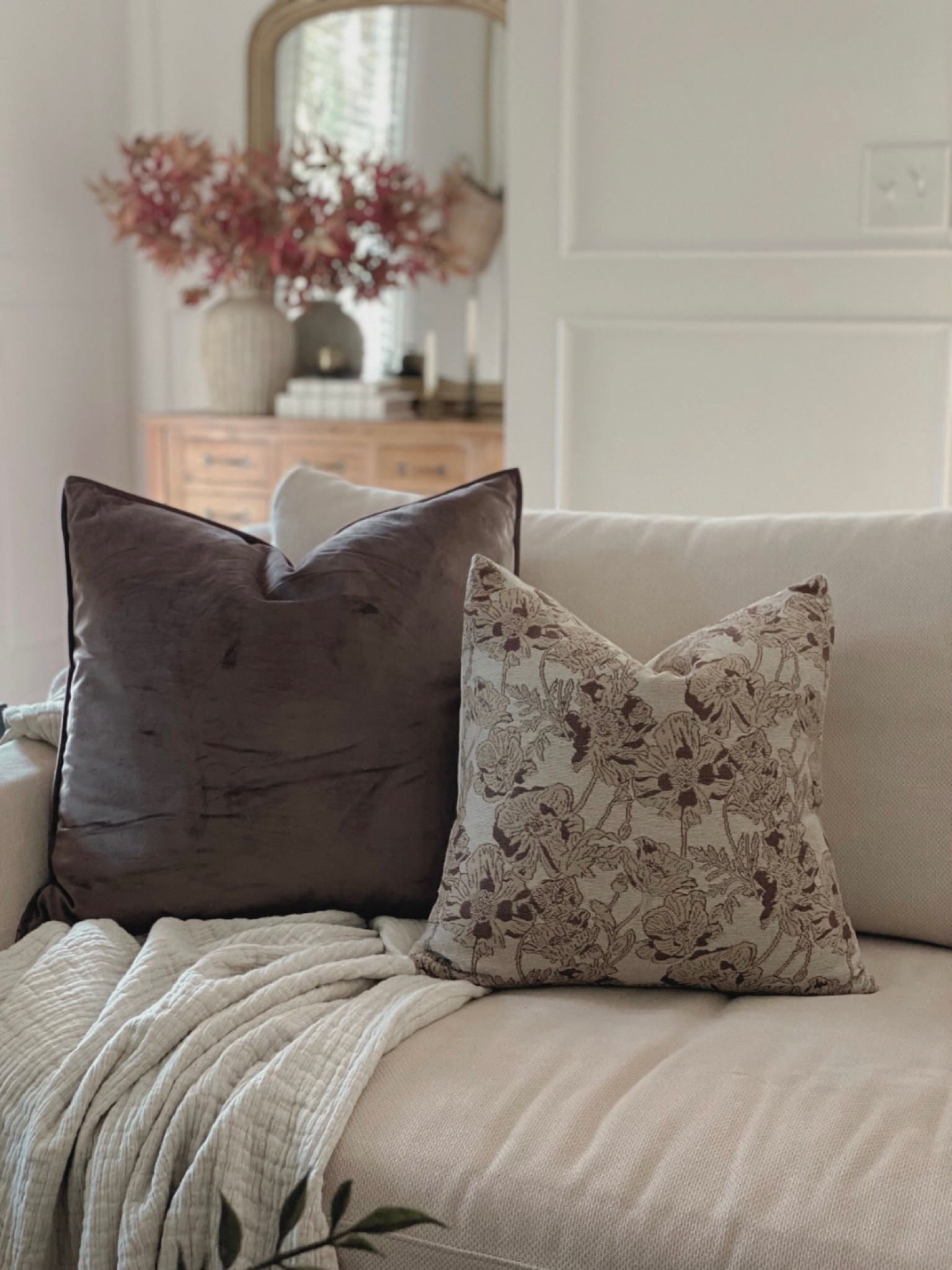 Early fall living room

#LTKhome #LTKSeasonal