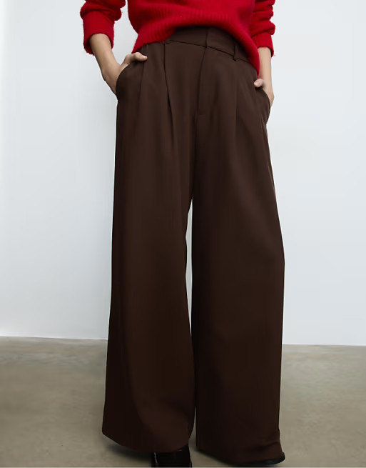 Stradivarius – Weiche, elegante Hose in Braun | ASOS (Global)