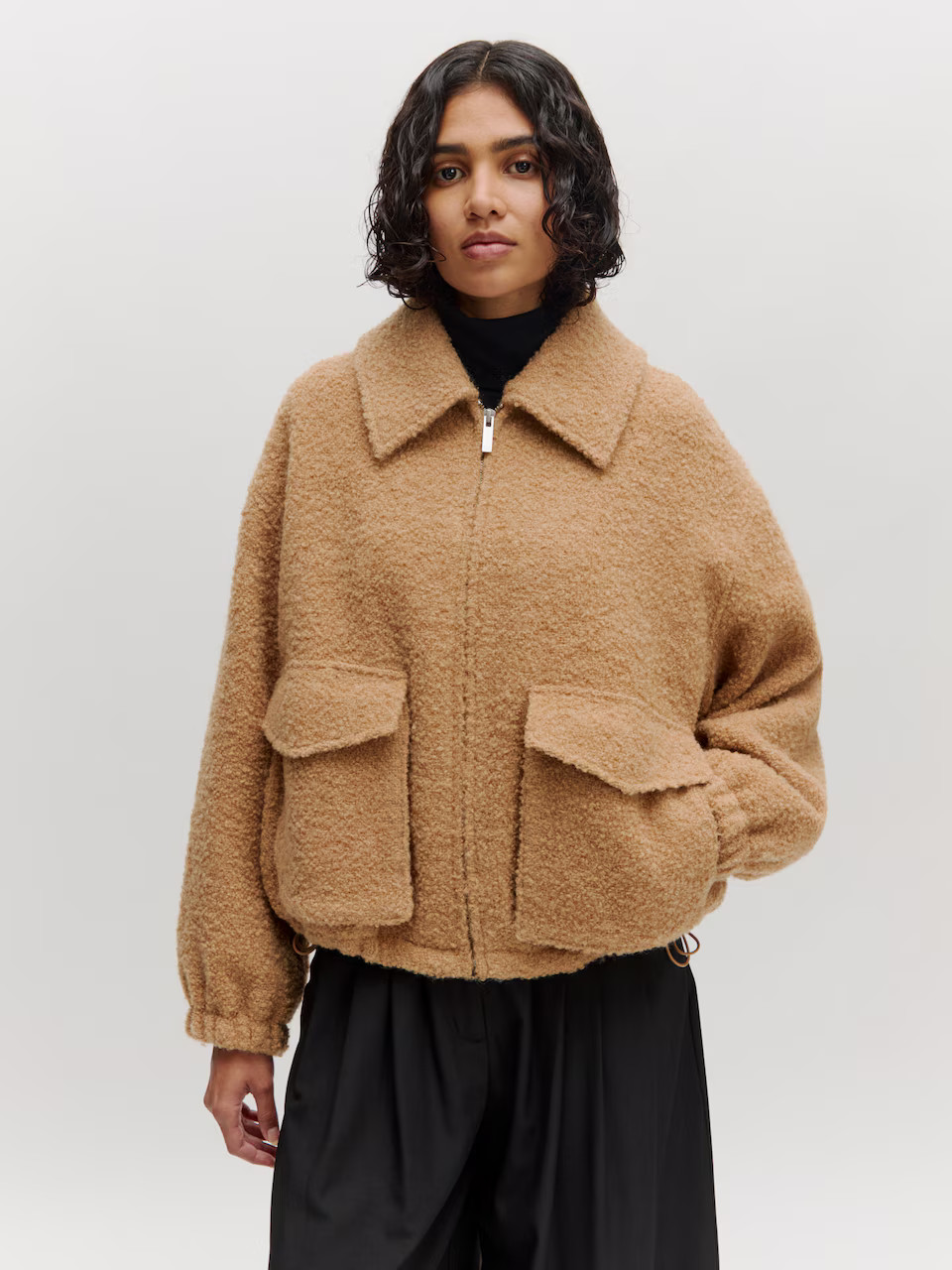 EDITED Jacke 'Machi' (GRS) in Beige, Camel | ABOUT YOU (DE)