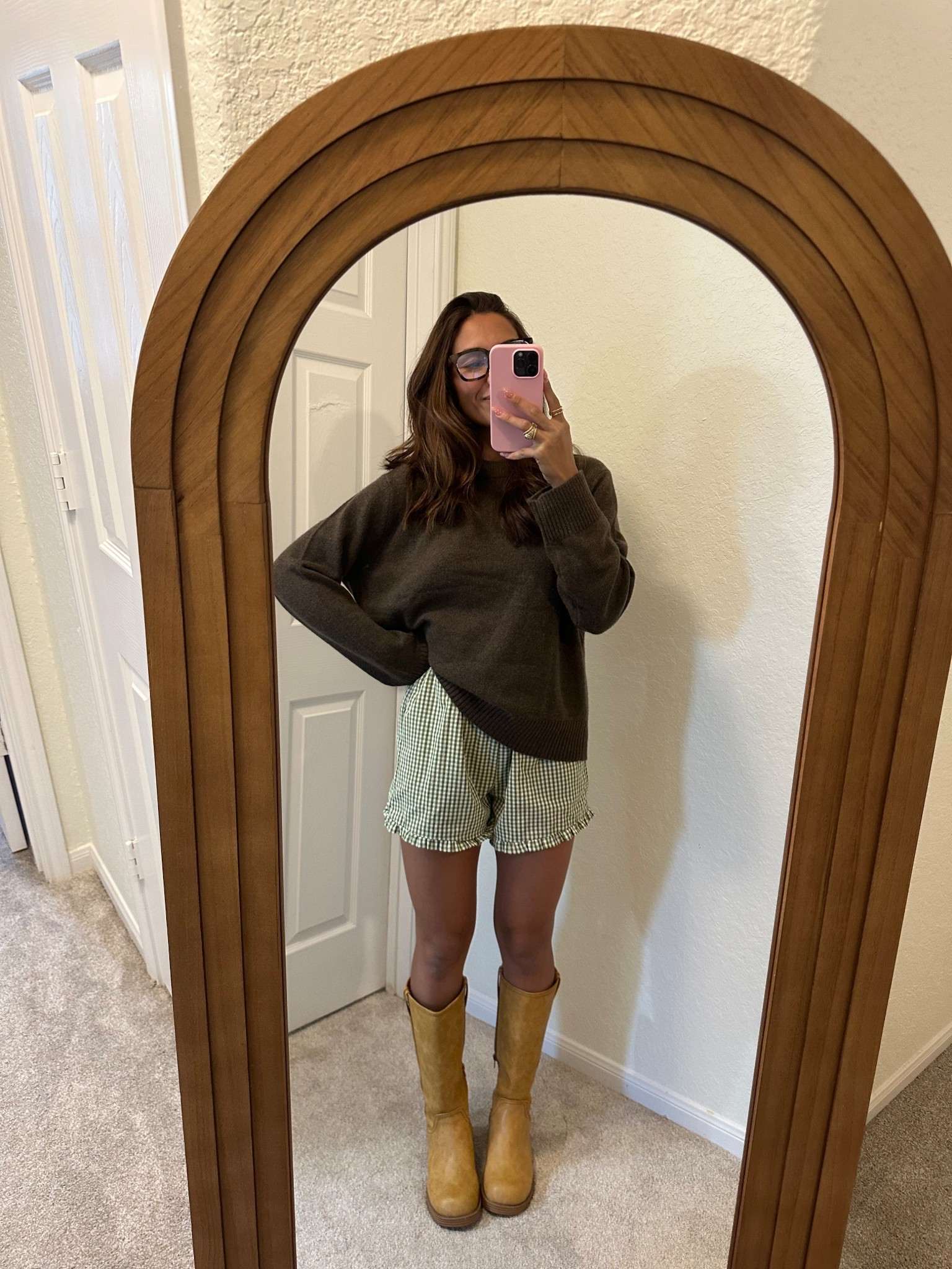 Quince sweater -100% cashmere. So soft!! 
Wearing a size small 5’3 120 pounds for reference 

#LTKPetite #LTKStyleTip 


#LTKPetite #LTKSeasonal #LTKStyleTip