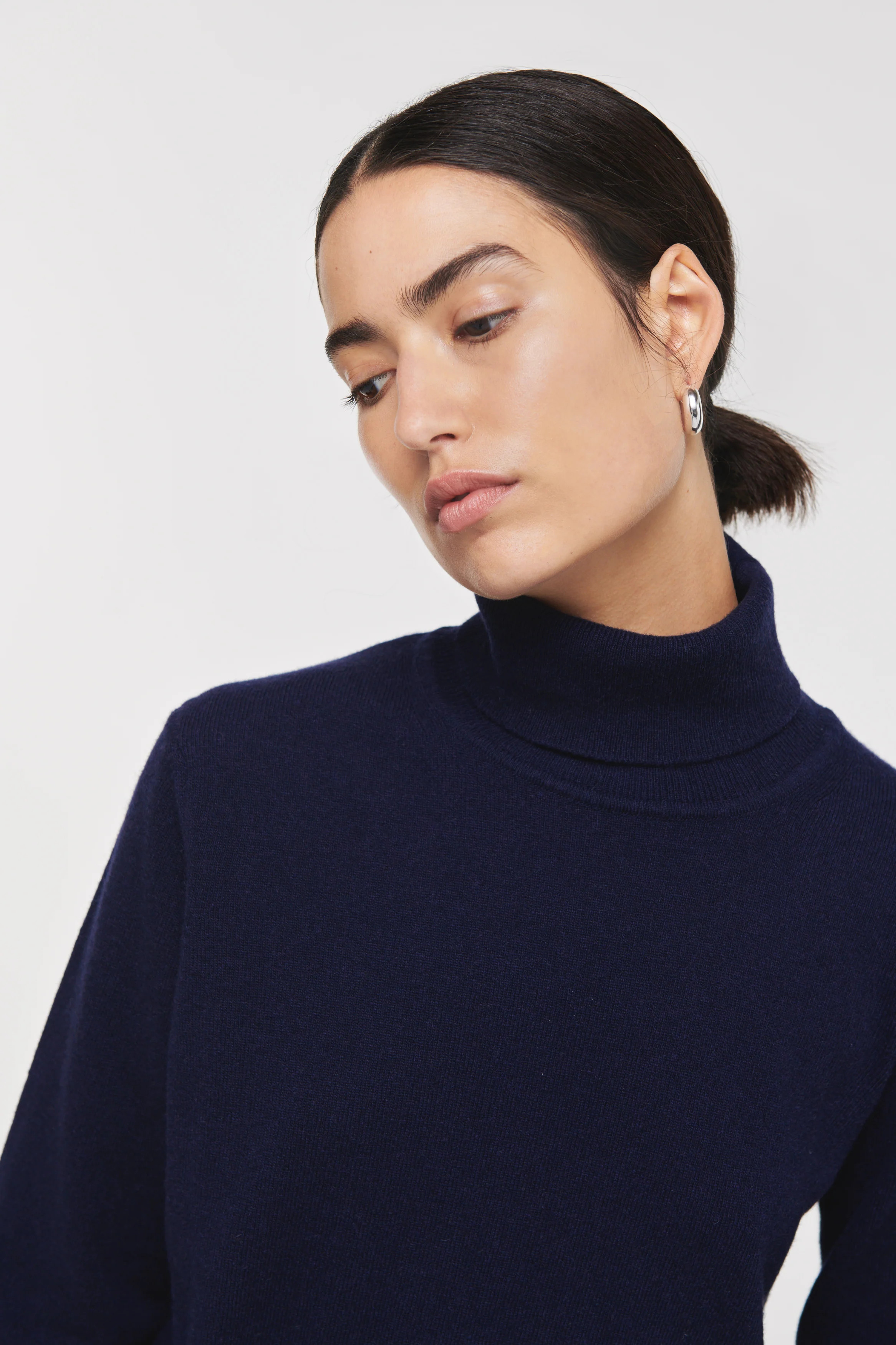 Katie | Cashmere Roll Neck in Navy | ALIGNE | Aligne UK