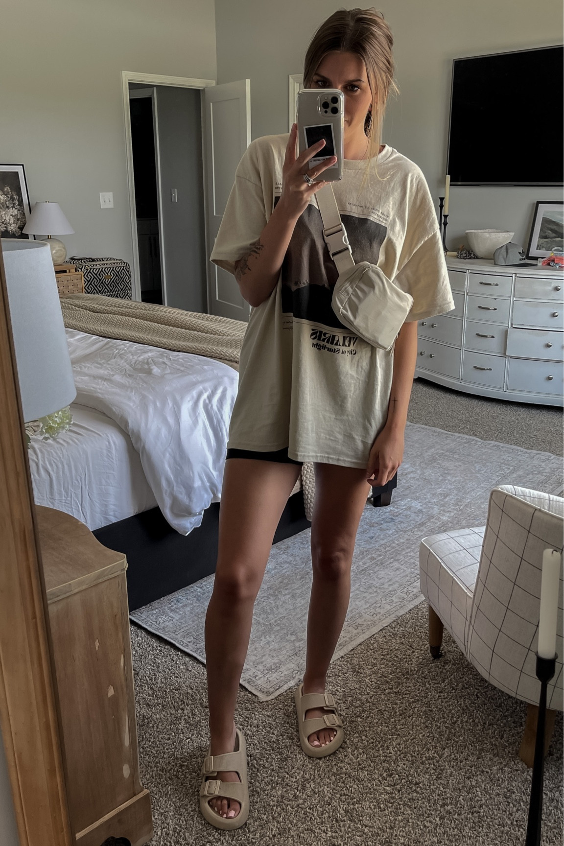 My fav Velaris shirt from A Court of Thorns and Roses 👌🏼 it pairs so well with my fav Colsie biker shorts from Target! 

Ordered an XL shirt in the color Sand for the oversized fit 🙌🏼

#acotar #velaris #bookish #booklover #bikershorts #beltbag #summerfit

#LTKstyletip #LTKFind #LTKfit