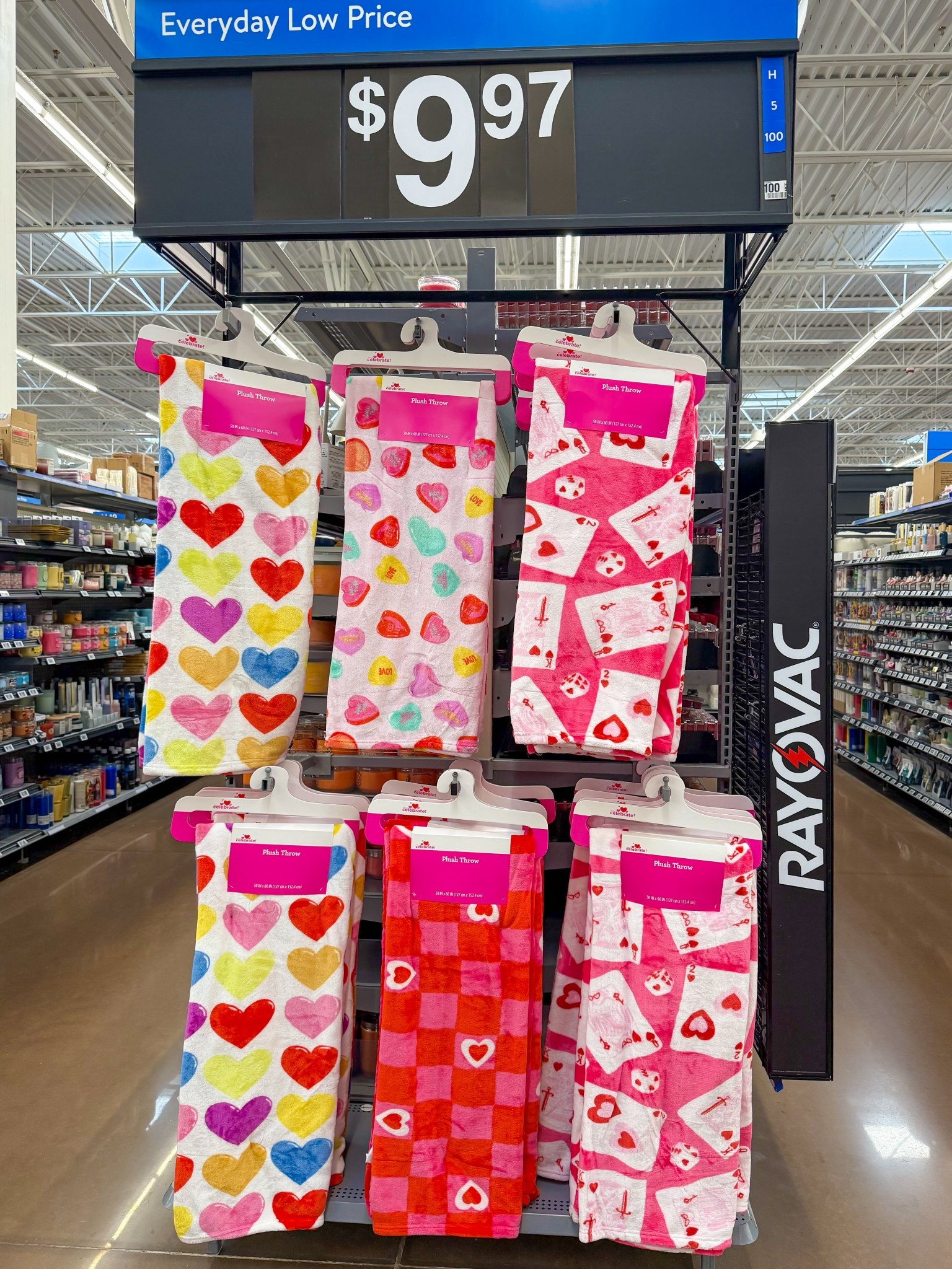 Valentine’s Day blanket / Walmart finds 





Walmart home 
Valentine’s Day decor 
Plush throw 

#LTKHome #LTKSeasonal