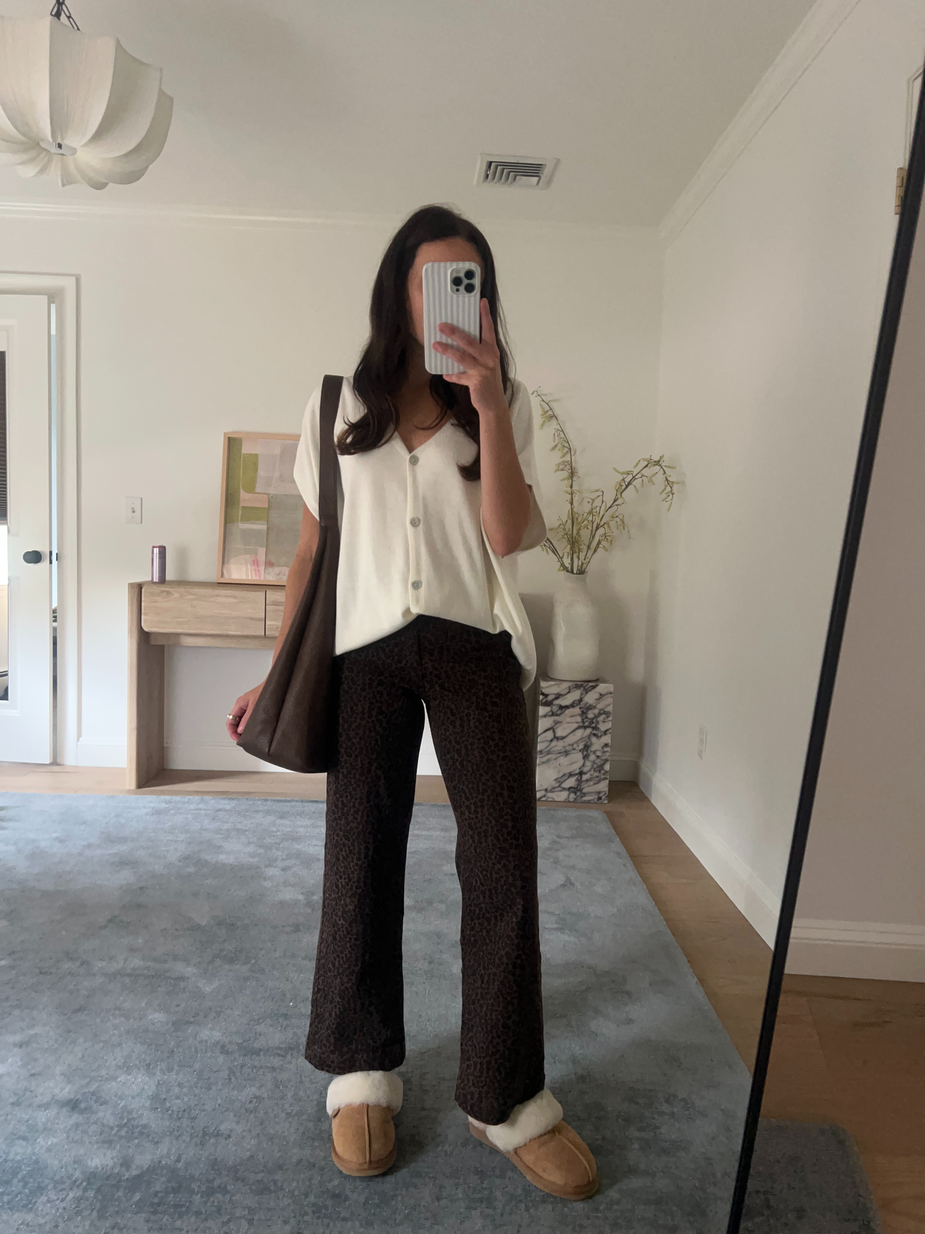 Casual fall outfit with cozy slippers - Sweater S, jeans XS, slippers tts 

 #LTKSeasonal