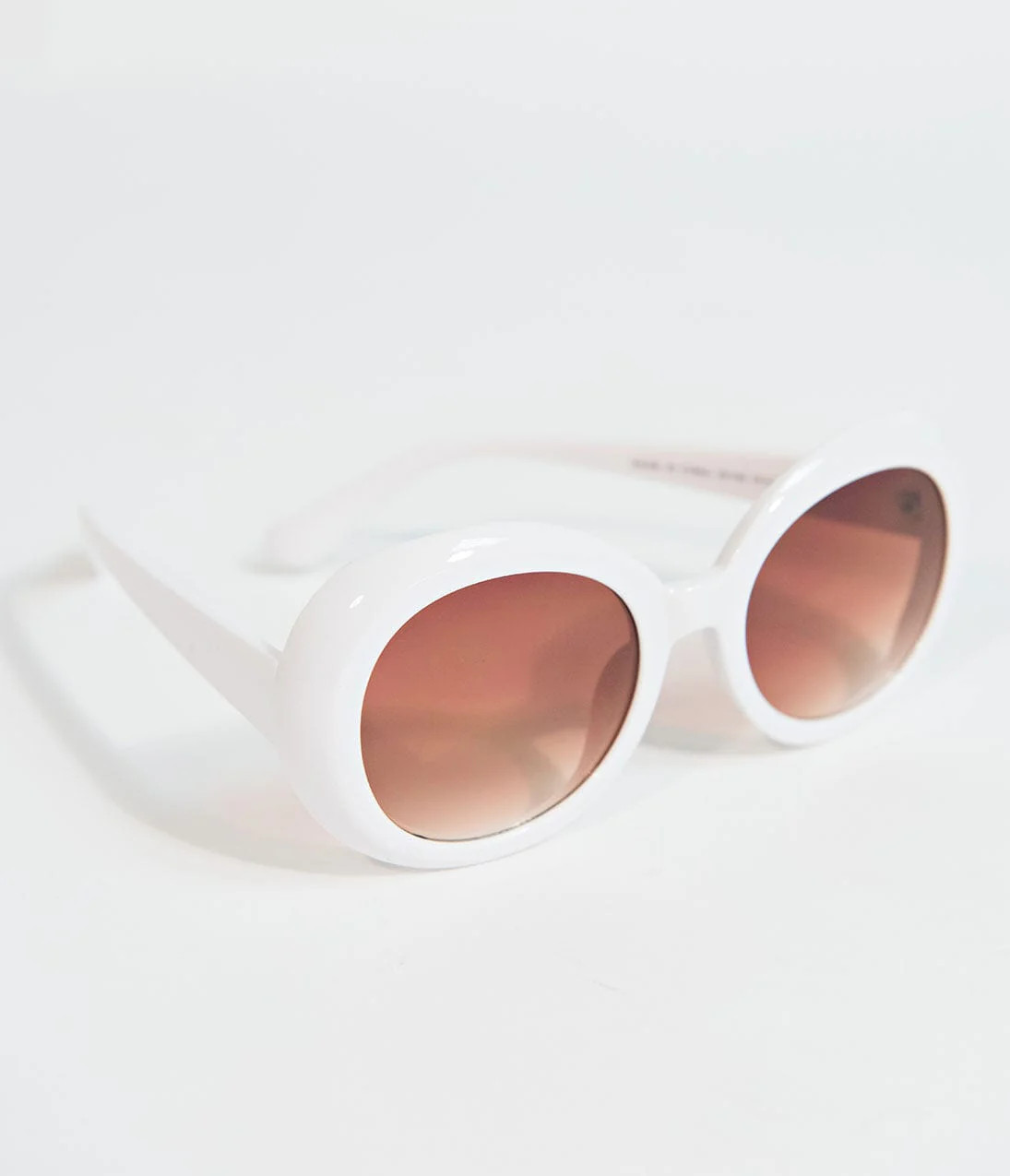 1960S Style White Borge Round Sunglasses | UniqueVintage
