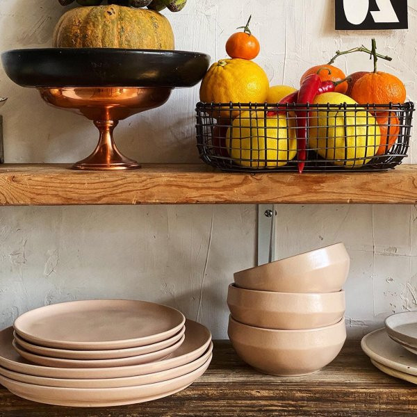 Visto Blush Stoneware Dinner Plate + Reviews | Crate and Barrel | Crate & Barrel