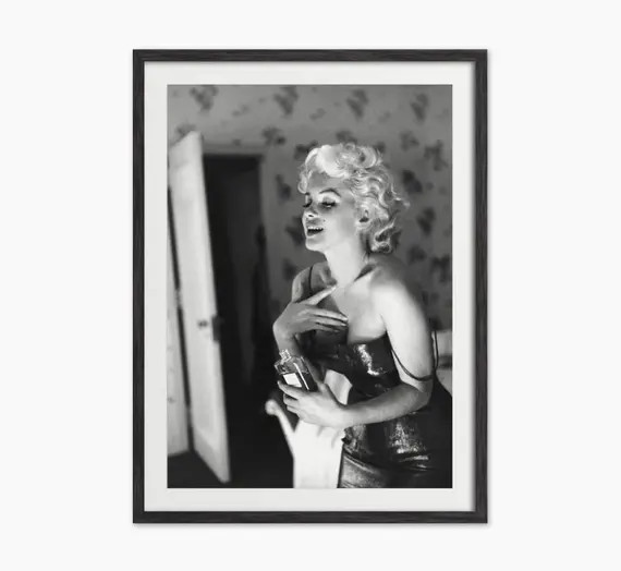 Marilyn Monroe Spraying Chanel Number 5 - Black and White Photo | Etsy (US)