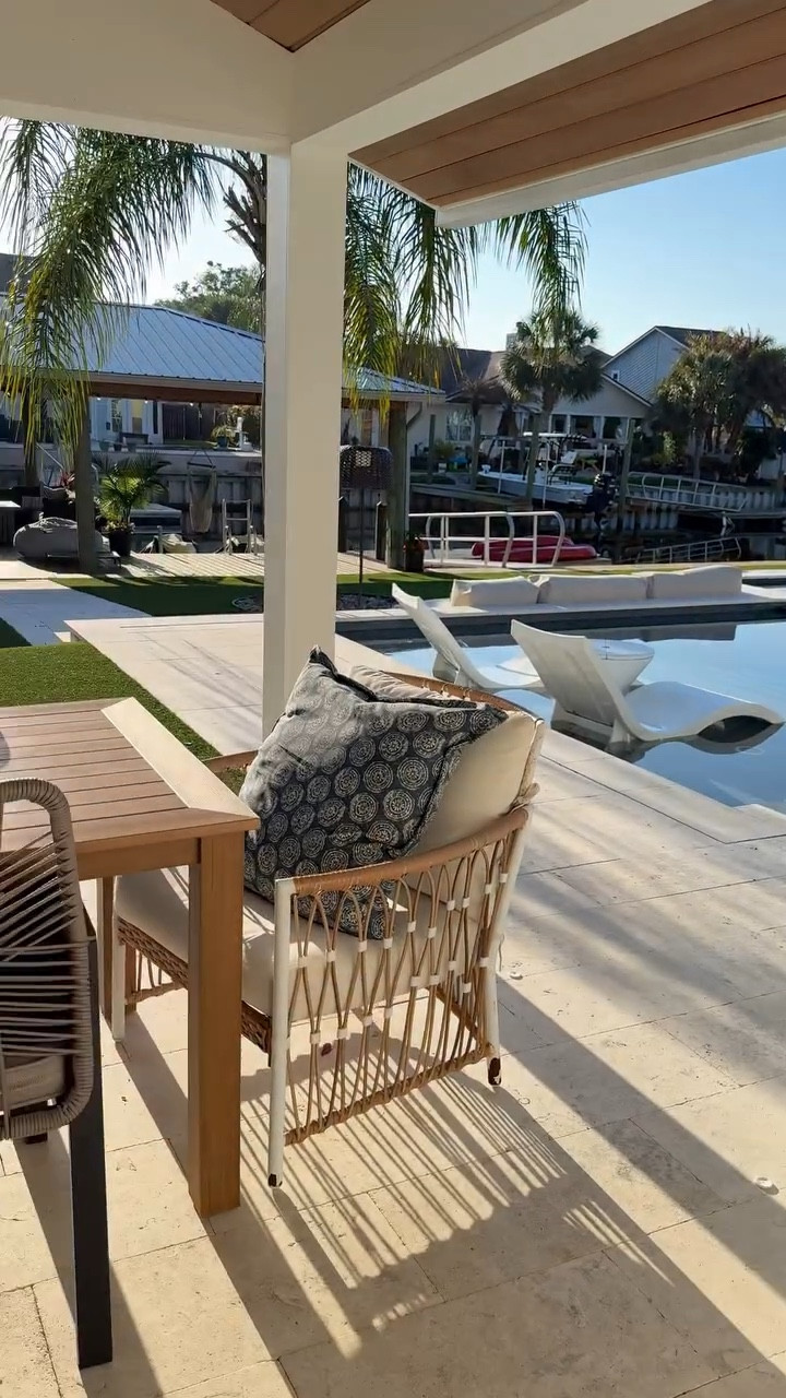 It’s my favorite time of year. And it’s only getting better! We at least got a real spring season this year instead of going from cold to hard-launching into summer. June and July are my favorite months but April and May are awesome too! The weather is perfect for sitting outside but the water is still a little chilly for my cold blood. 😆

#outdoorliving #floridaliving #backyarddesign #coastalliving #boating 

#LTKSwim #LTKselfcare #LTKHome