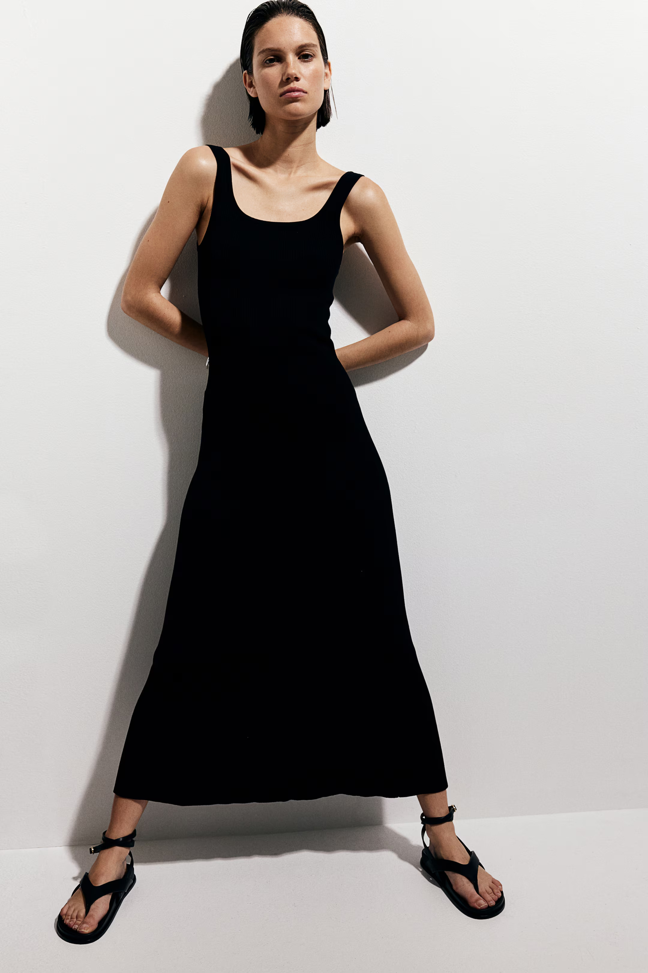 Flared-skirt rib-knit dress | H&M (UK, MY, IN, SG, PH, TW, HK)
