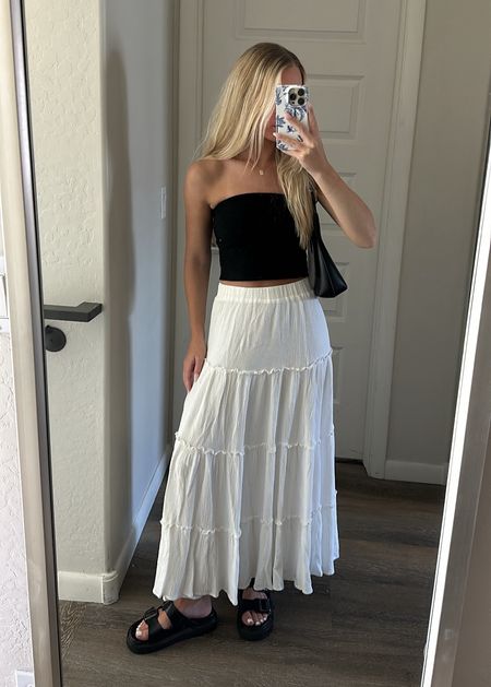 living in this skirt all summer ☀️
wearing XS
