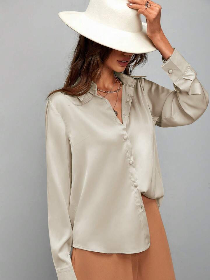 SHEIN Clasi Plus Size Glossy Satin Pique Button-Up Shirt
4.90
(500+)
 | SHEIN