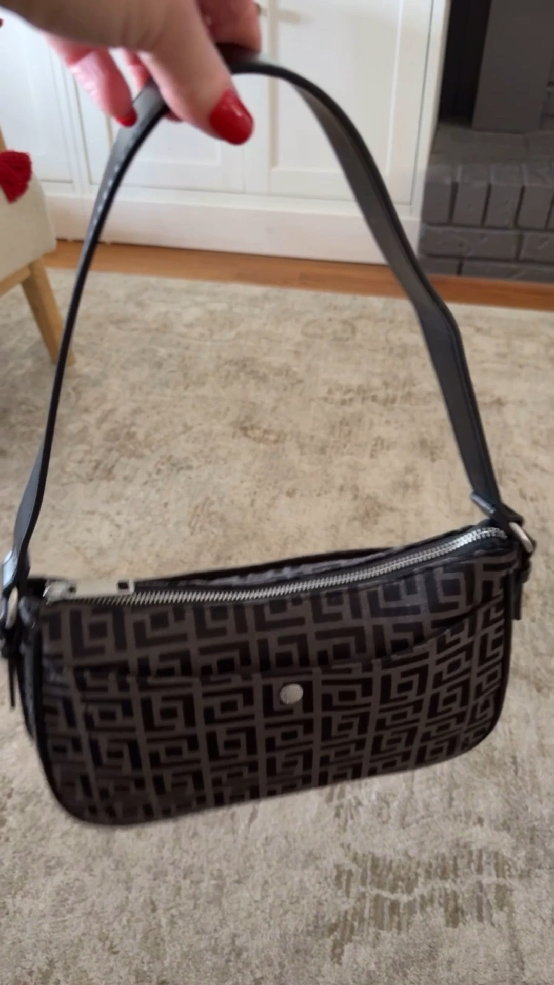 This crossbody purse is  great look for less 

This is the perfect bag that will transition from daytime to nightime. 

Includes a  lightweight crossbody strap that can easily be removed to transform into a small shoulder bag. 

has a front and back slip pocket for quick access items 

Removeable Crossbody Strap
Zip main compartment 
Interior Zipper Pocket


#LTKbag 

#LTKGiftGuide #LTKootd #LTKFindsUnder50