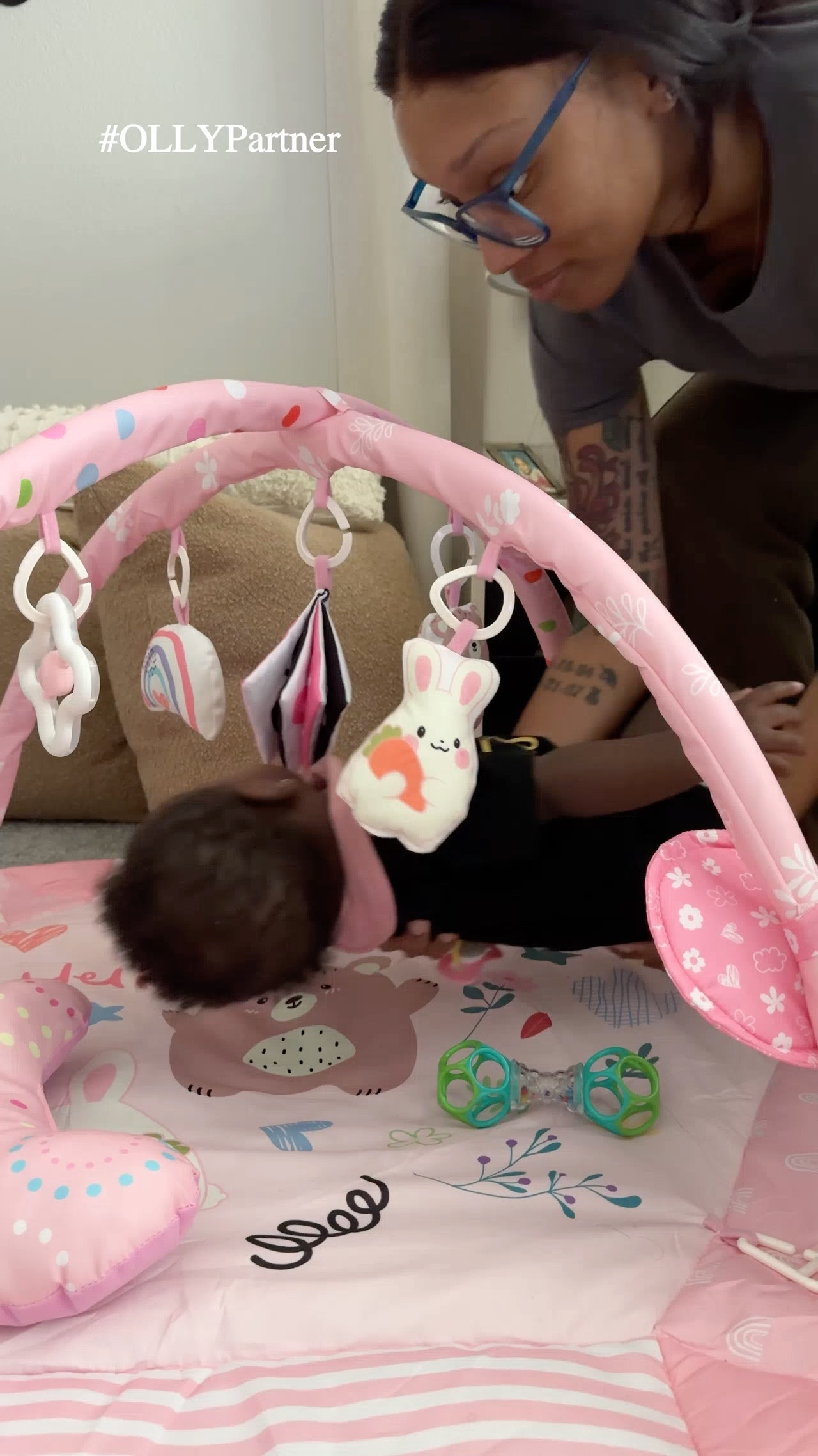 #OLLYpartner some days, the shower is the only part of my day that’s just for me.
and honestly… that’s enough.
especially when my skin feels good and my mood shifts by the time i step out.
@ollywellness Bright Body Wash is now a non-negotiable in my routine.
shop it now! your quiet luxury moment is calling. ✨


#Ad,  #Paidlink 

 #LTKHome #LTKFindsUnder50 #LTKFamily